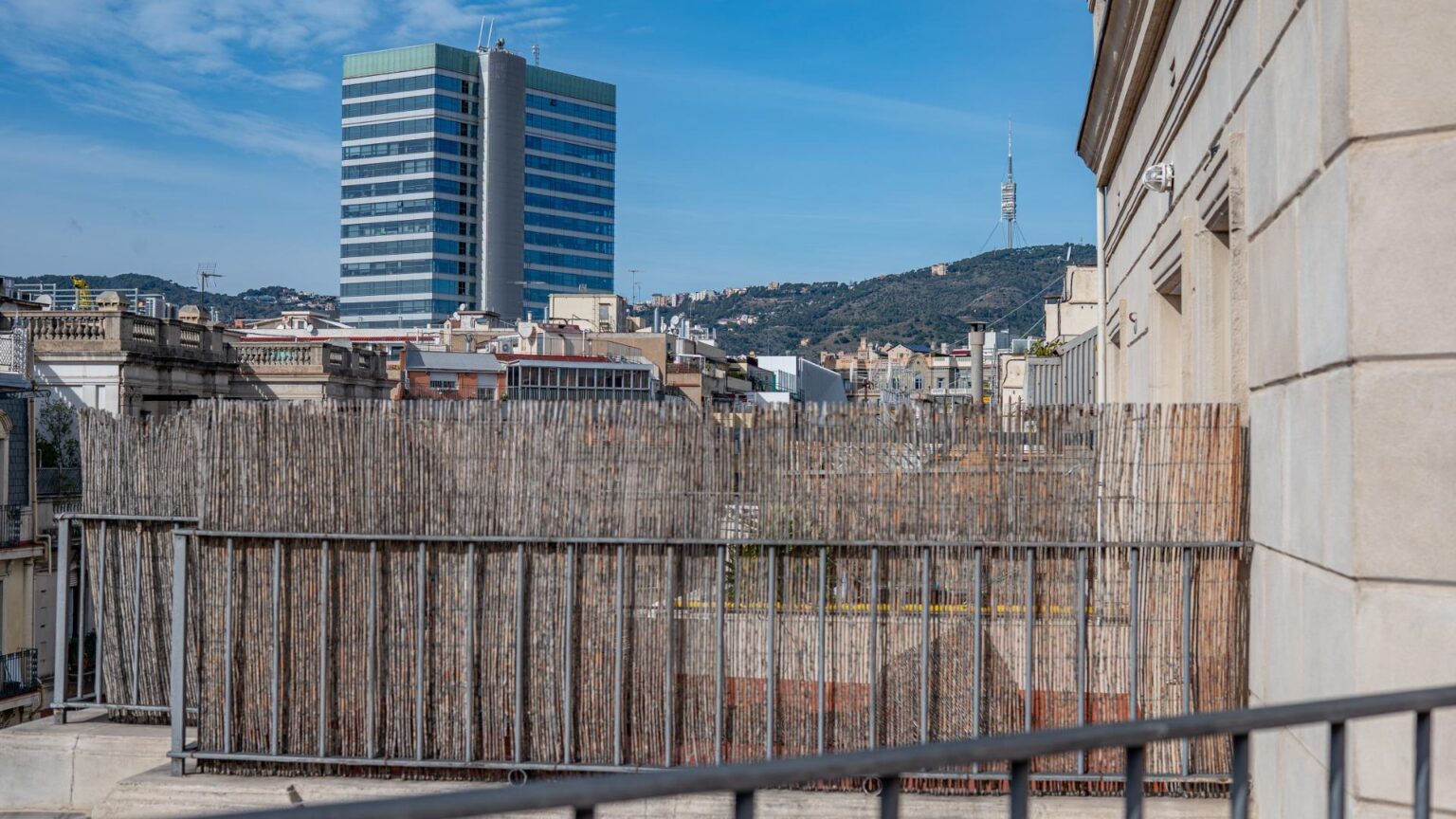 Luksusowy penthouse z dwoma tarasami i wyjątkowymi widokami