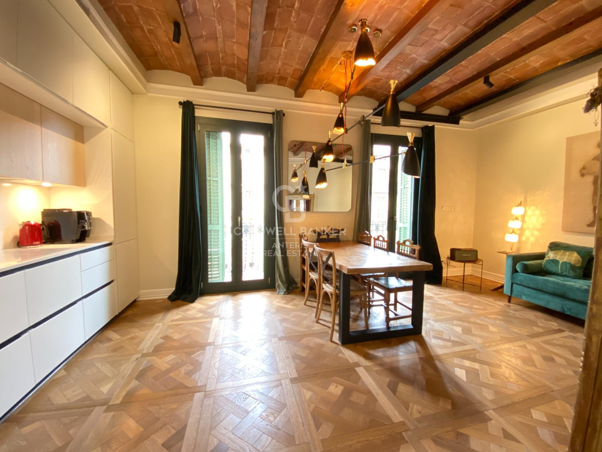 Eleganckie mieszkanie w modernistycznym budynku z niesamowitym widokiem