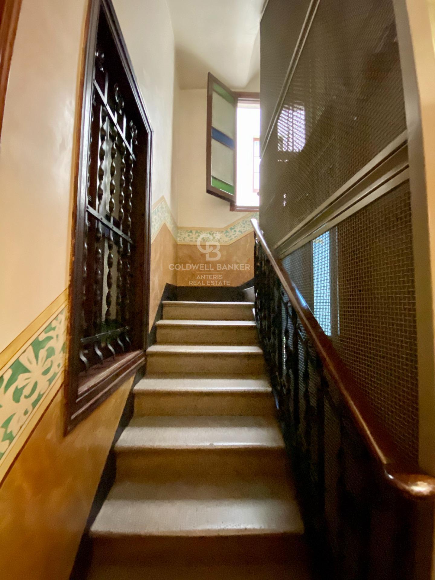 Eleganckie mieszkanie w modernistycznym budynku z niesamowitym widokiem