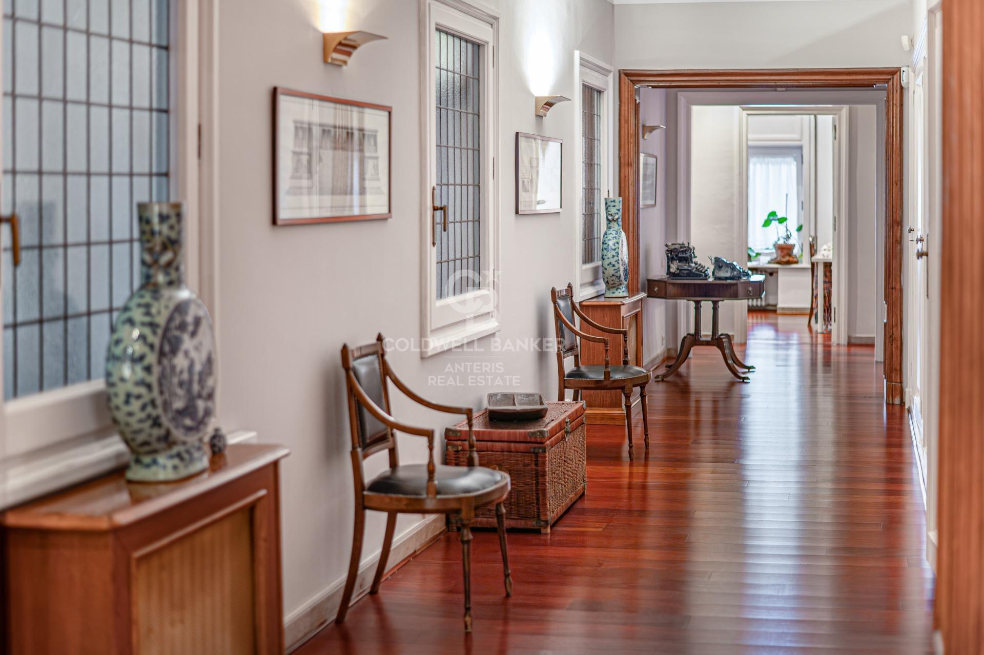 Apartment for sale with terrace in the heart of Les Tres Torres, with parking in the building and concierge service