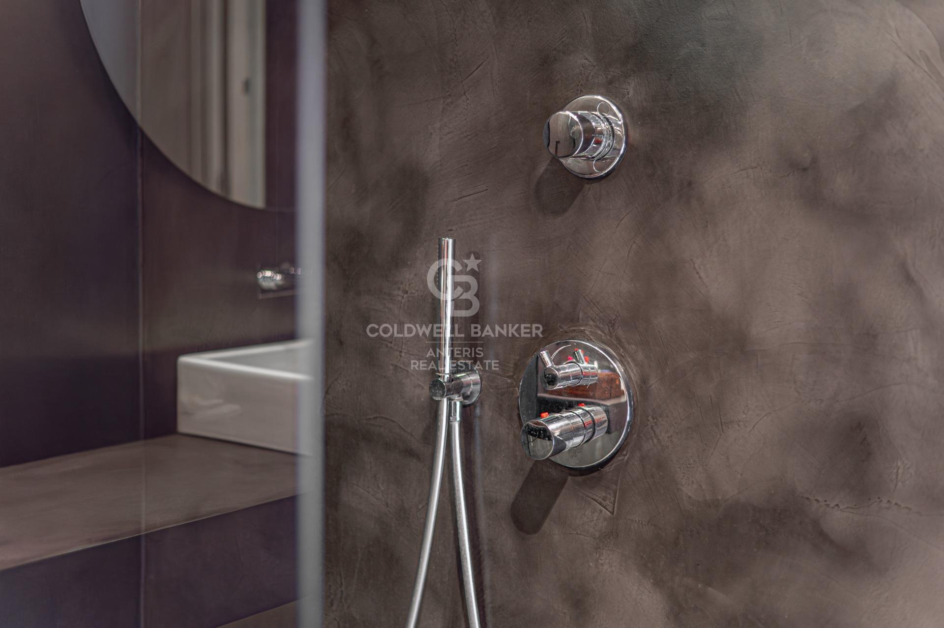 Apartment for sale with terrace in the heart of Les Tres Torres, with parking in the building and concierge service