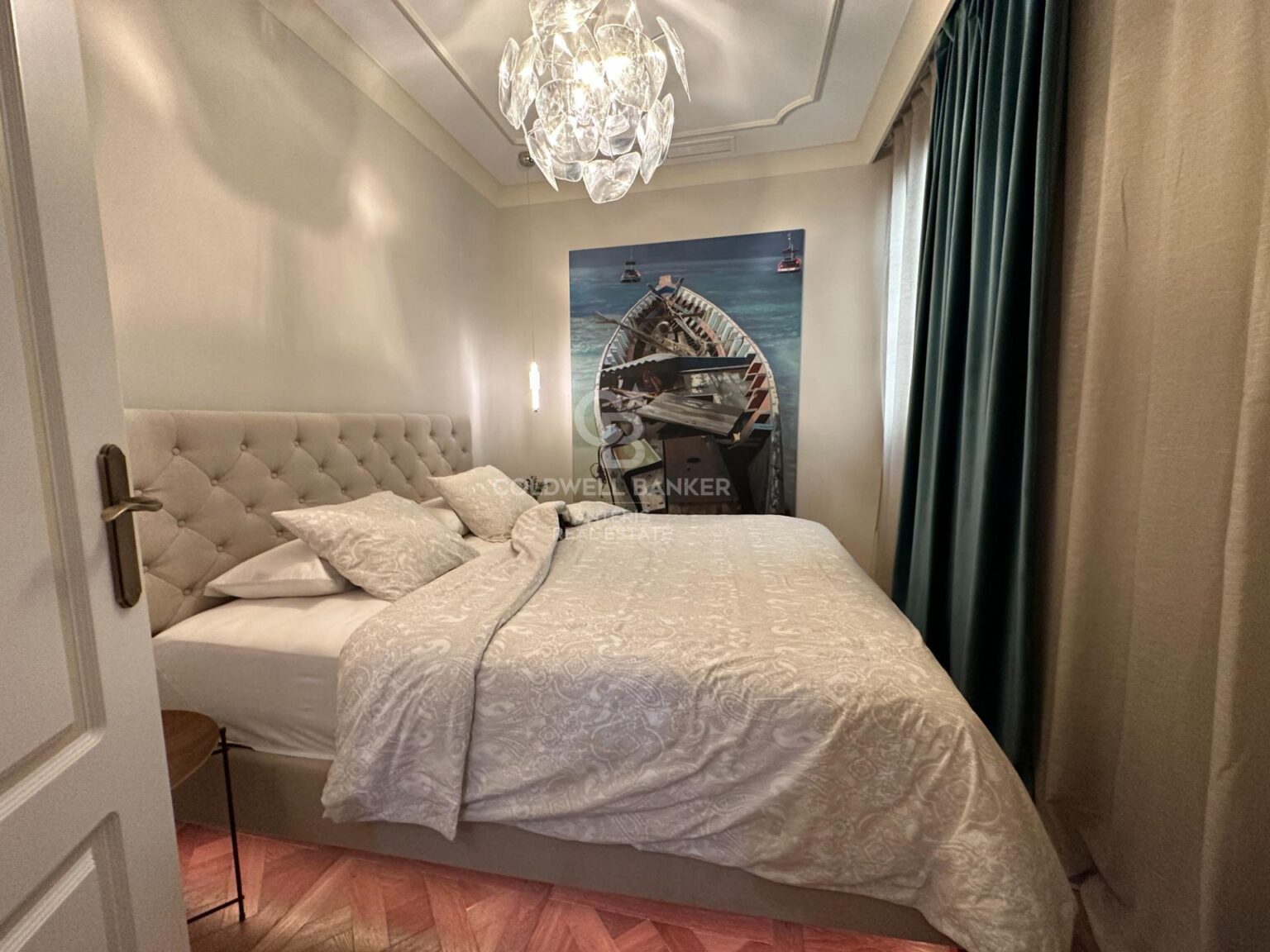 Eleganckie mieszkanie w modernistycznym budynku z niesamowitym widokiem