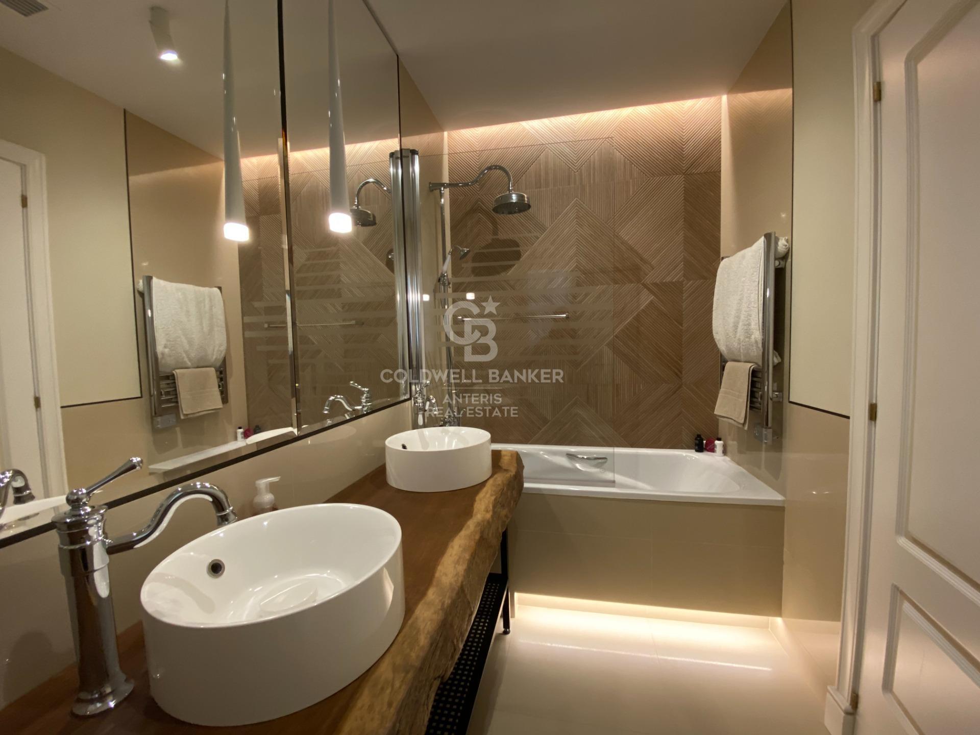 Eleganckie mieszkanie w modernistycznym budynku z niesamowitym widokiem