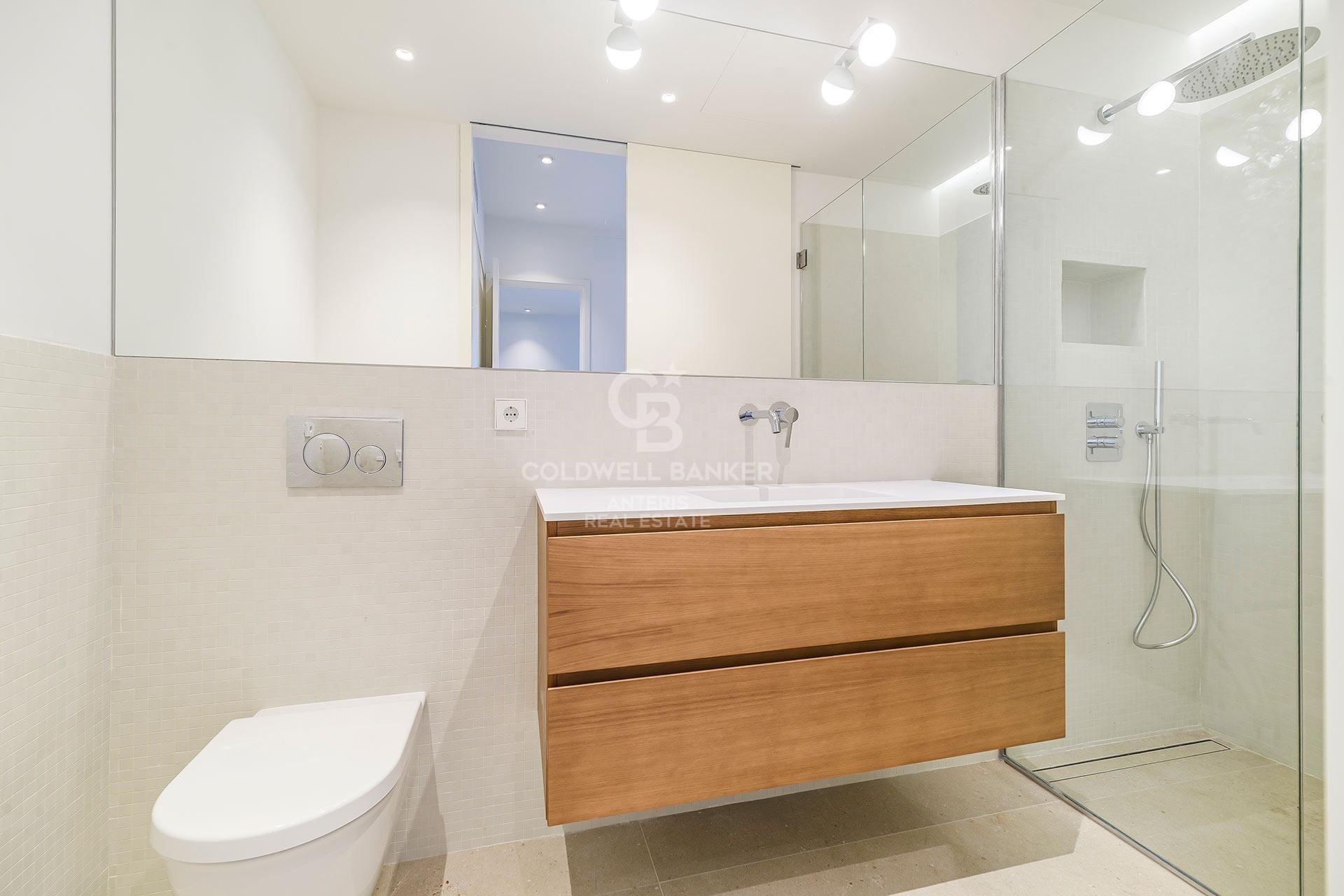 Penthouse z tarasem o powierzchni 25 m² w samym sercu dzielnicy Eixample Dreta