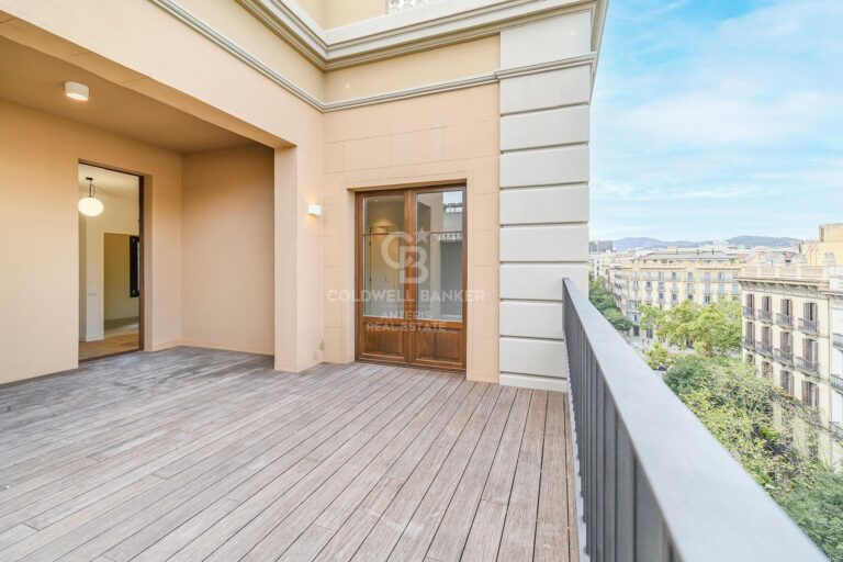 Penthouse z tarasem o powierzchni 25 m² w samym sercu dzielnicy Eixample Dreta