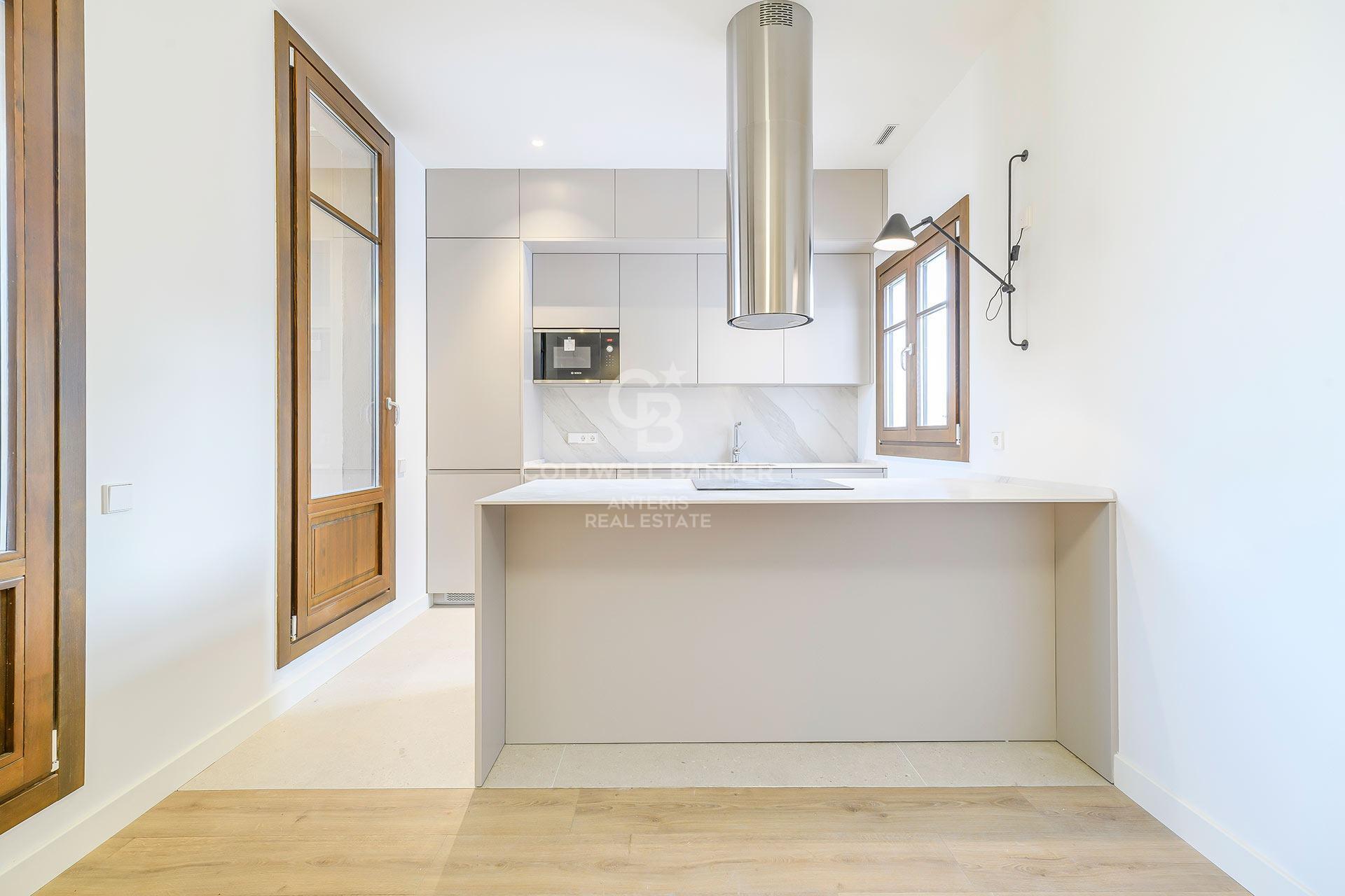 Penthouse z tarasem o powierzchni 25 m² w samym sercu dzielnicy Eixample Dreta