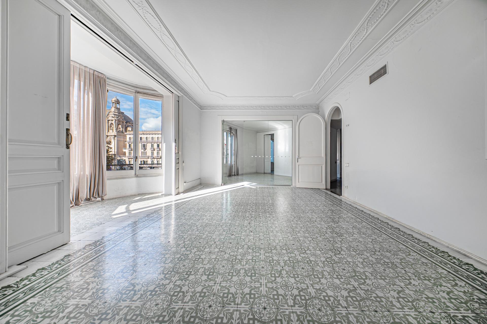 Luminoso y céntrico despacho en alquiler.