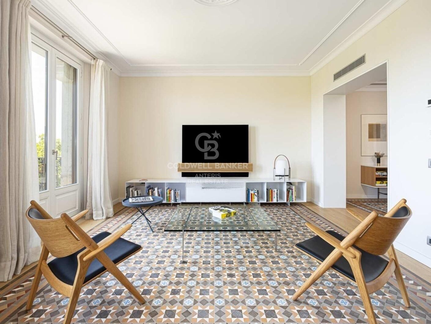 Nueva promoción con elementos modernista y vistas al mar