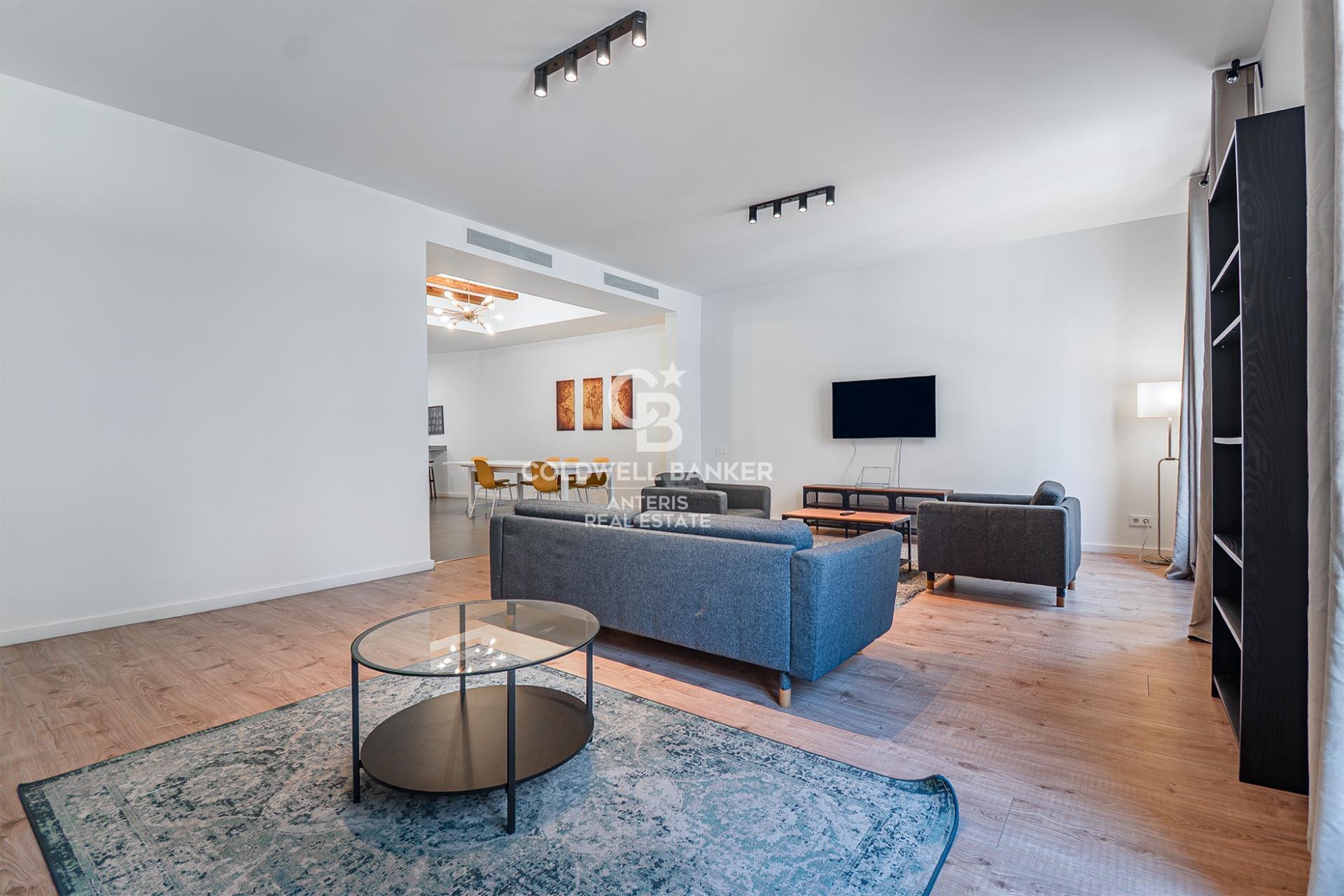 Spacious renovated apartment in historic building