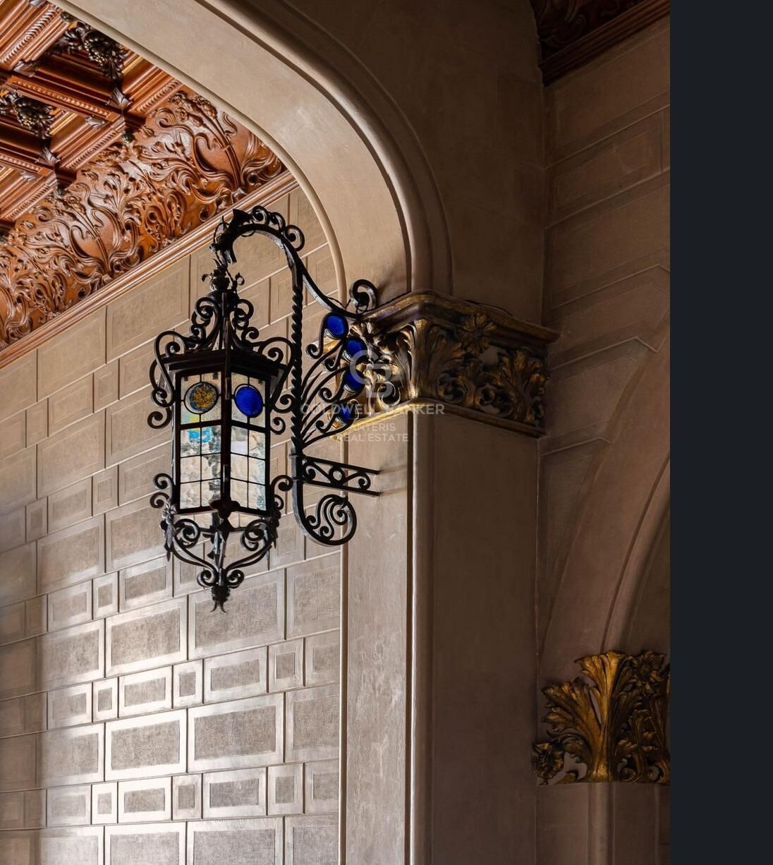 Nueva promoción con elementos modernista y vistas al mar