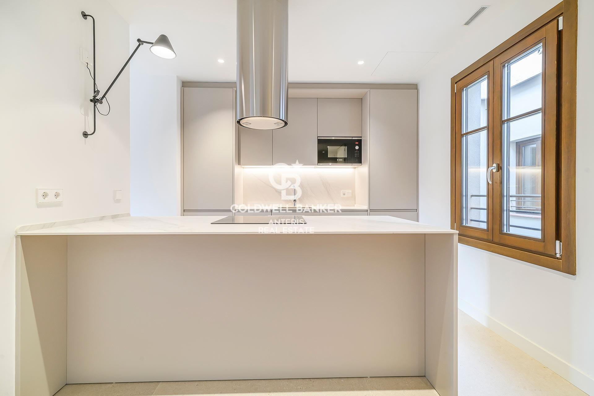 Ekskluzywny penthouse z tarasem w okazałym budynku w dzielnicy Quadrat d’Or