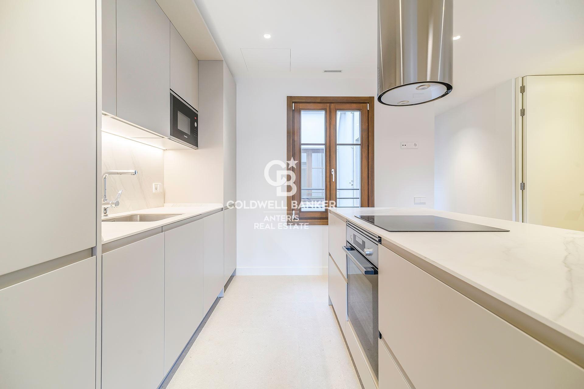 Ekskluzywny penthouse z tarasem w okazałym budynku w dzielnicy Quadrat d’Or