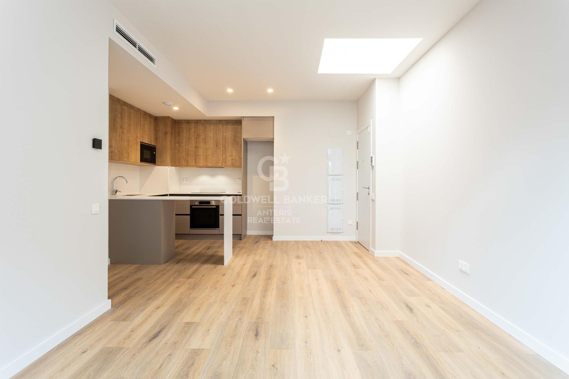 Penthouse with private terrace in Poblenou