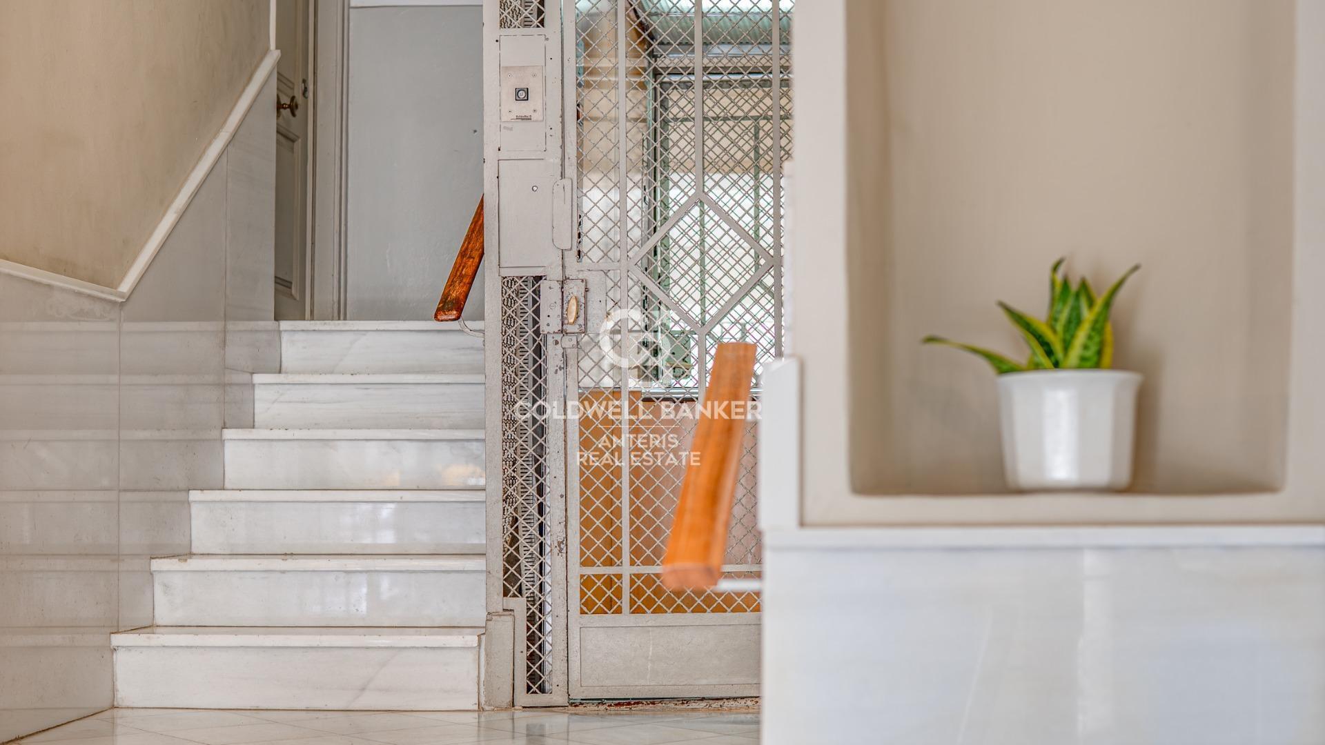 Jasne, odnowione mieszkanie w dzielnicy Eixample z luksusowymi wykończeniami