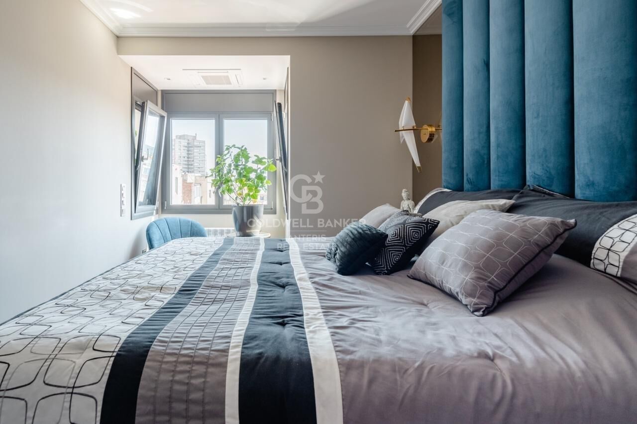 Wyremontowany penthouse z uroczym tarasem w dzielnicy Eixample Izquierda