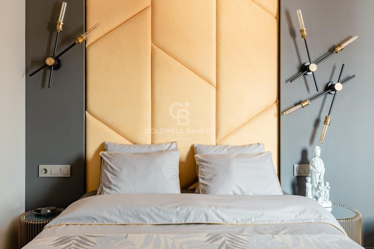 Wyremontowany penthouse z uroczym tarasem w dzielnicy Eixample Izquierda