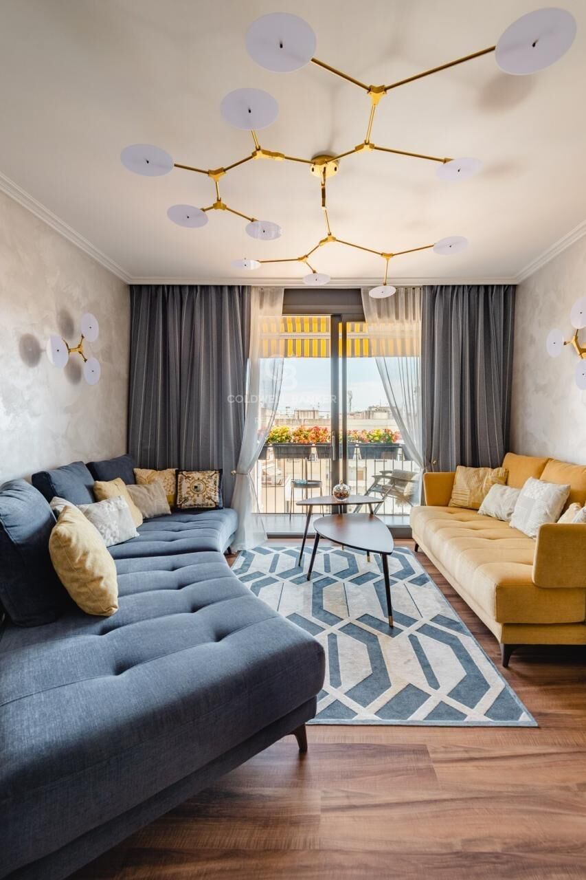 Wyremontowany penthouse z uroczym tarasem w dzielnicy Eixample Izquierda