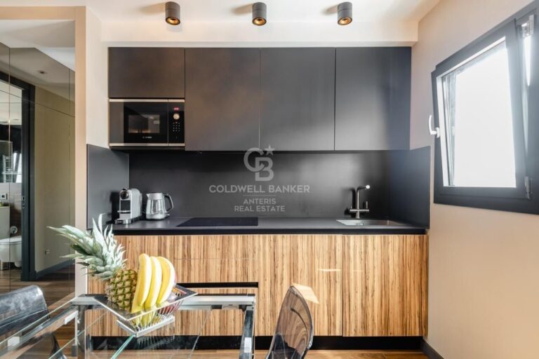 Wyremontowany penthouse z uroczym tarasem w dzielnicy Eixample Izquierda