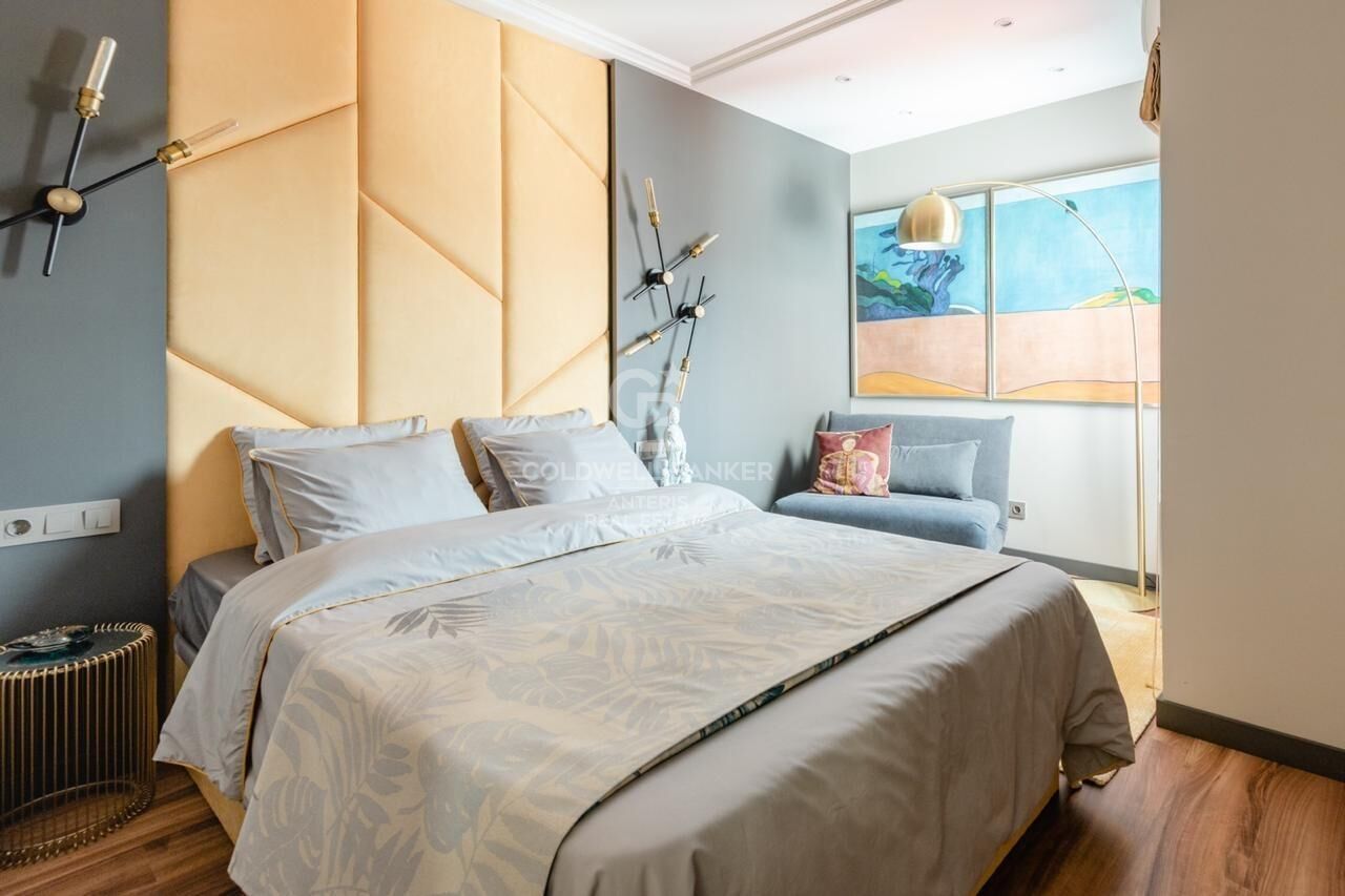 Wyremontowany penthouse z uroczym tarasem w dzielnicy Eixample Izquierda