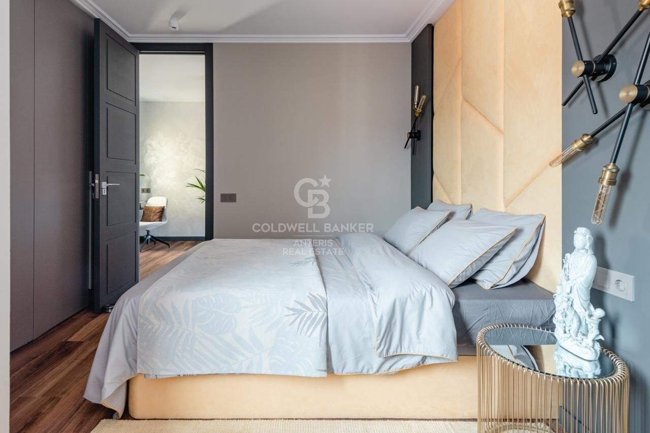 Wyremontowany penthouse z uroczym tarasem w dzielnicy Eixample Izquierda