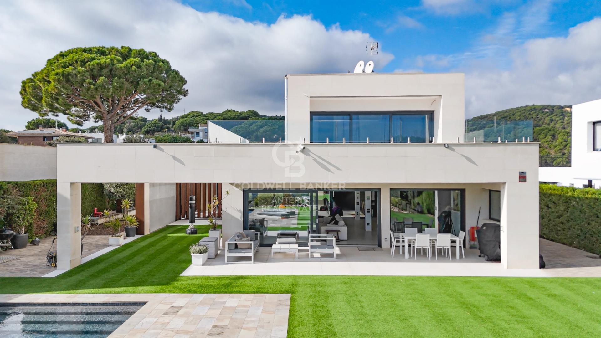 Exclusiva casa de lujo con piscina y vistas panorámicas