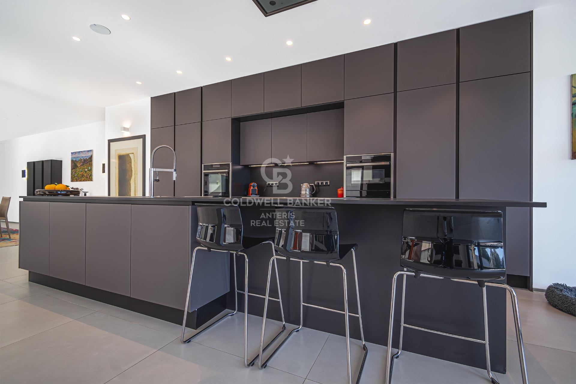 Exclusiva casa de lujo con piscina y vistas panorámicas