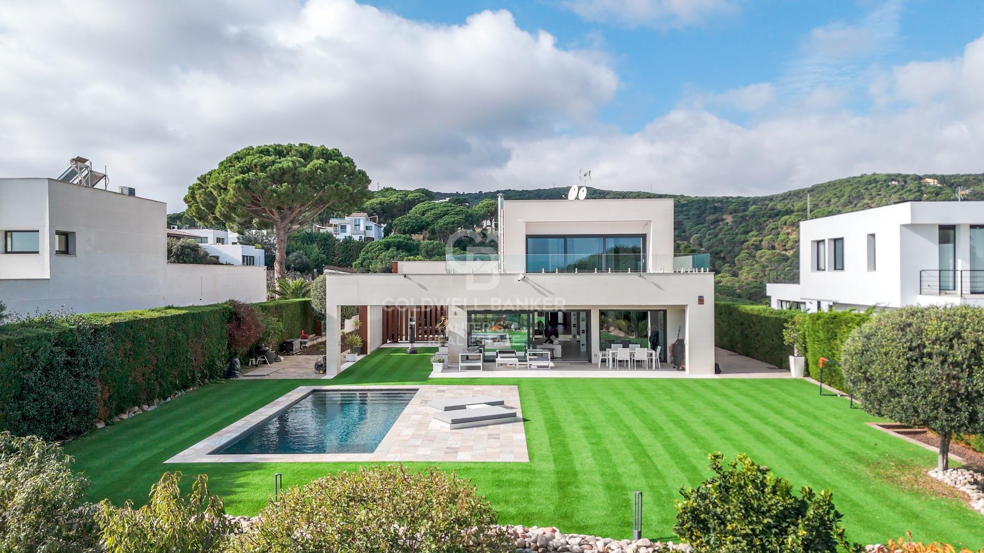 Exclusiva casa de lujo con piscina y vistas panorámicas