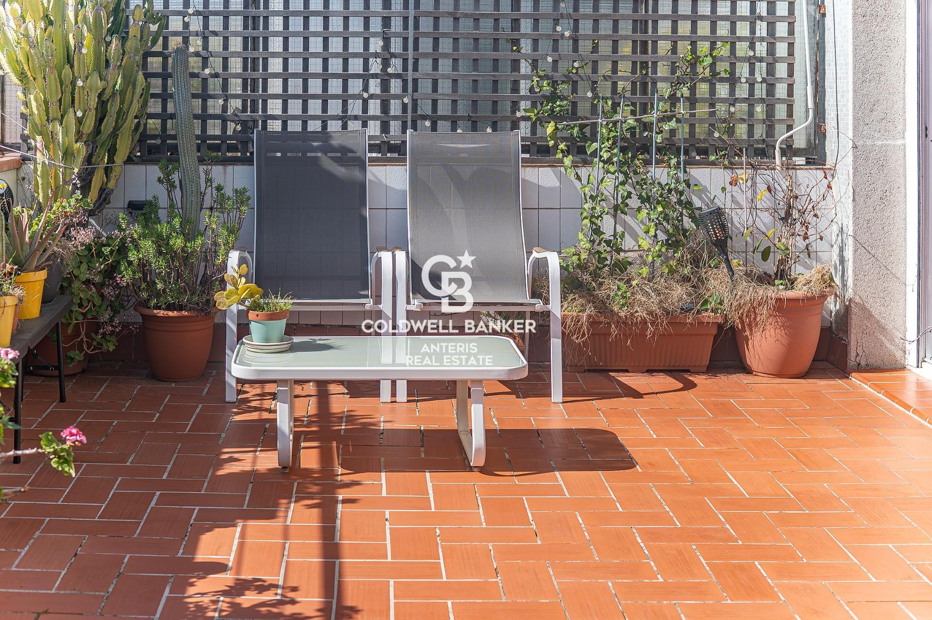 Jasny penthouse z tarasem przy ulicy Francesc Macià