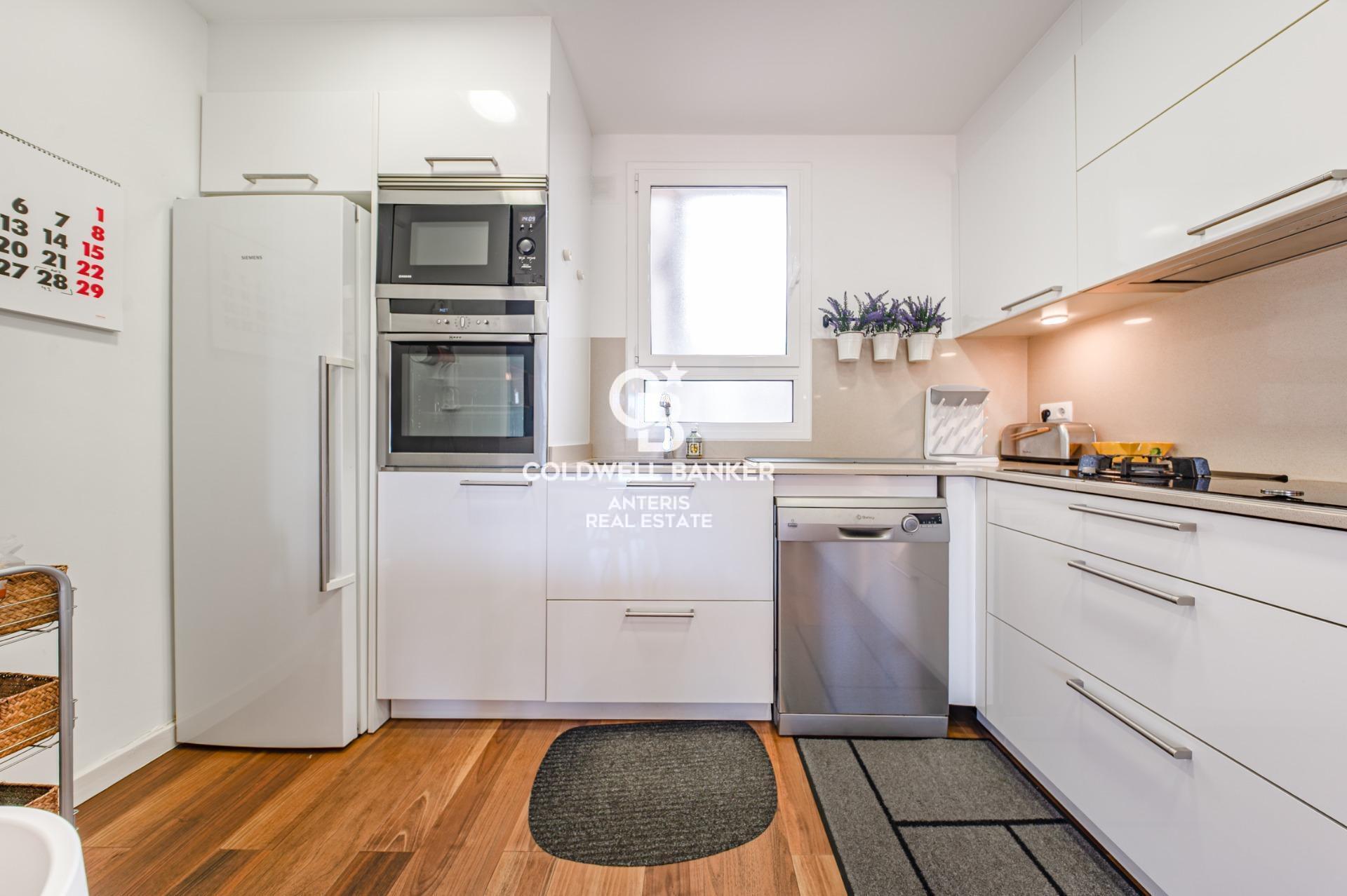 Jasny penthouse z tarasem przy ulicy Francesc Macià