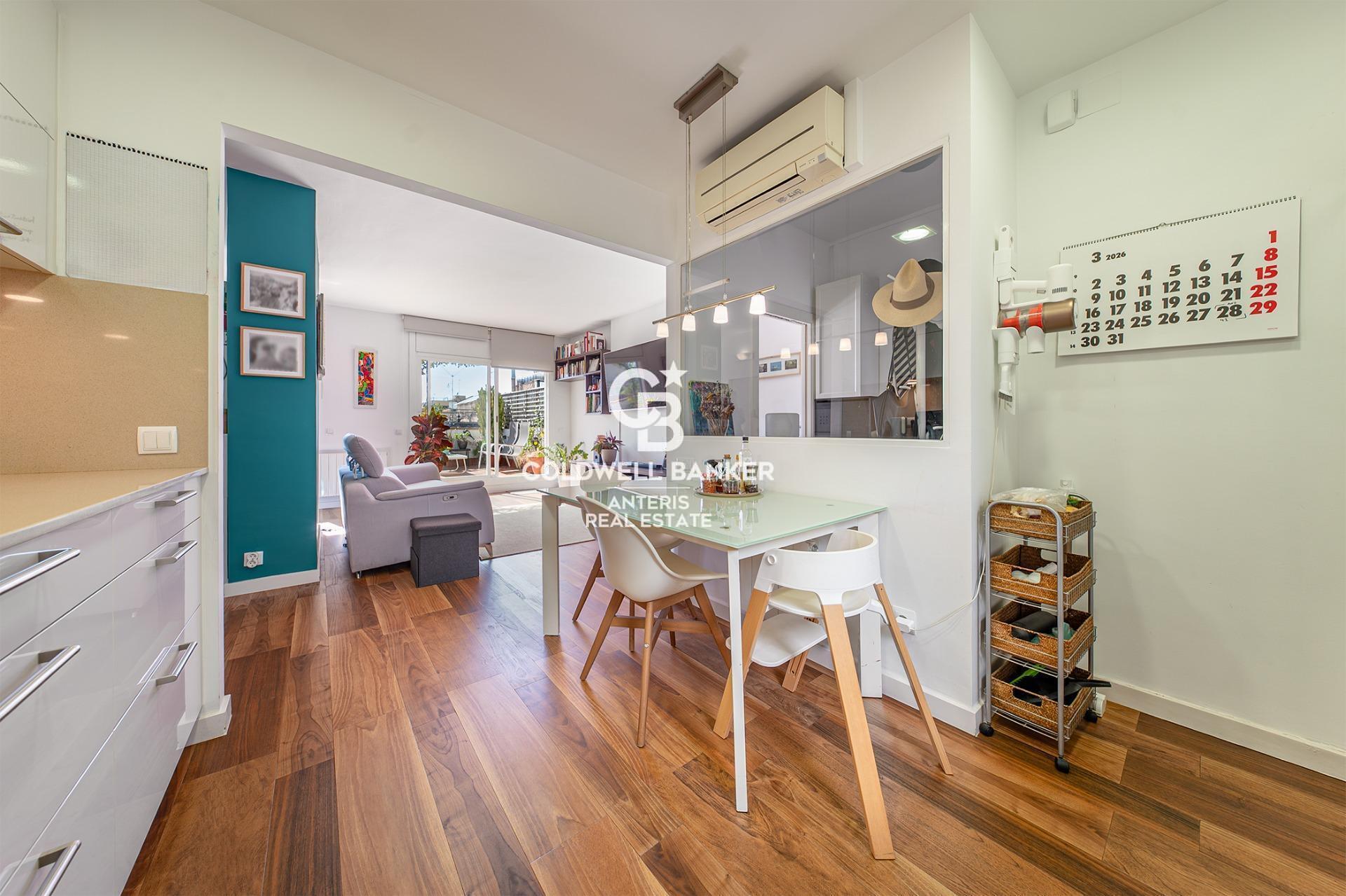 Jasny penthouse z tarasem przy ulicy Francesc Macià