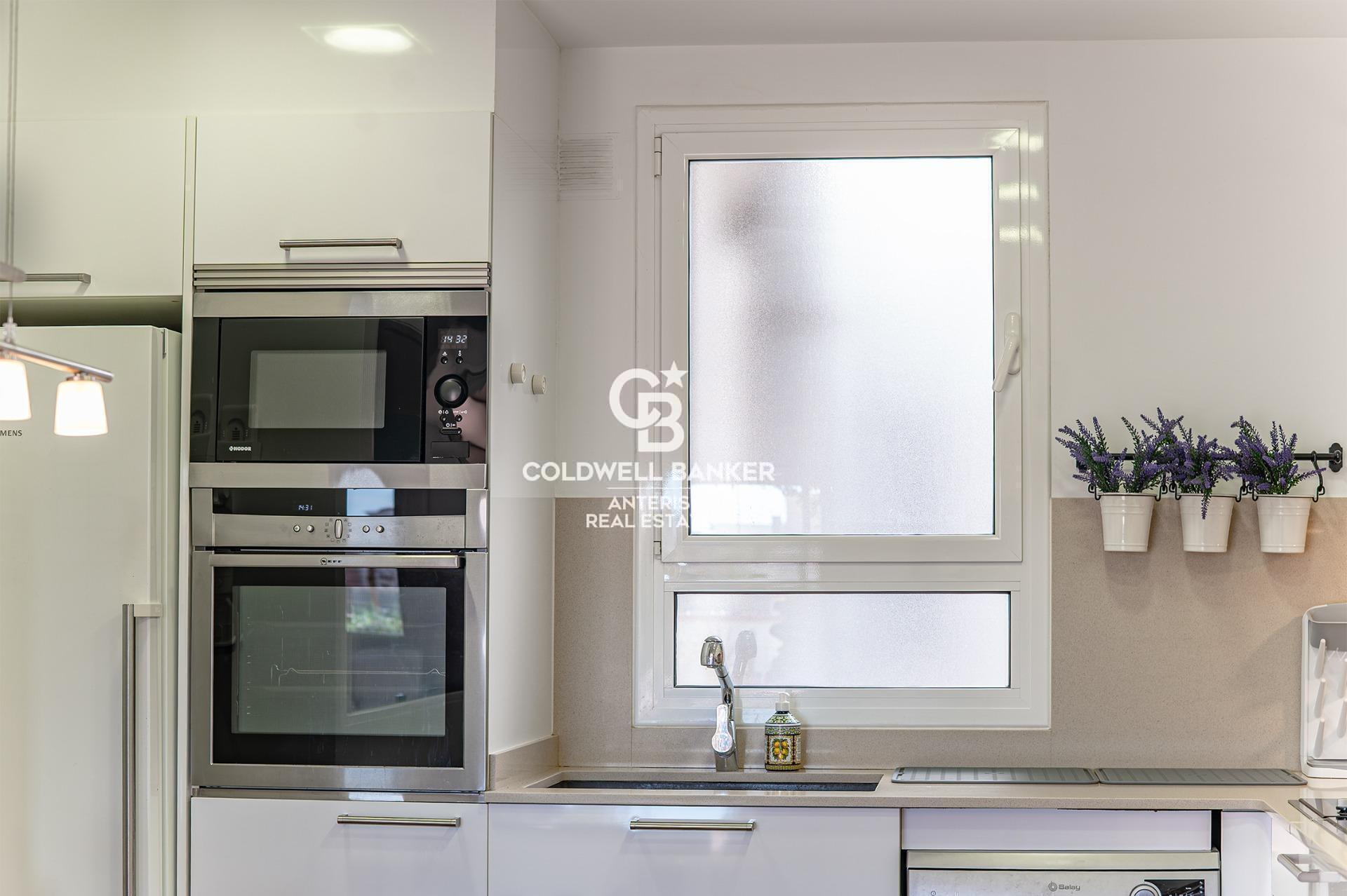 Jasny penthouse z tarasem przy ulicy Francesc Macià