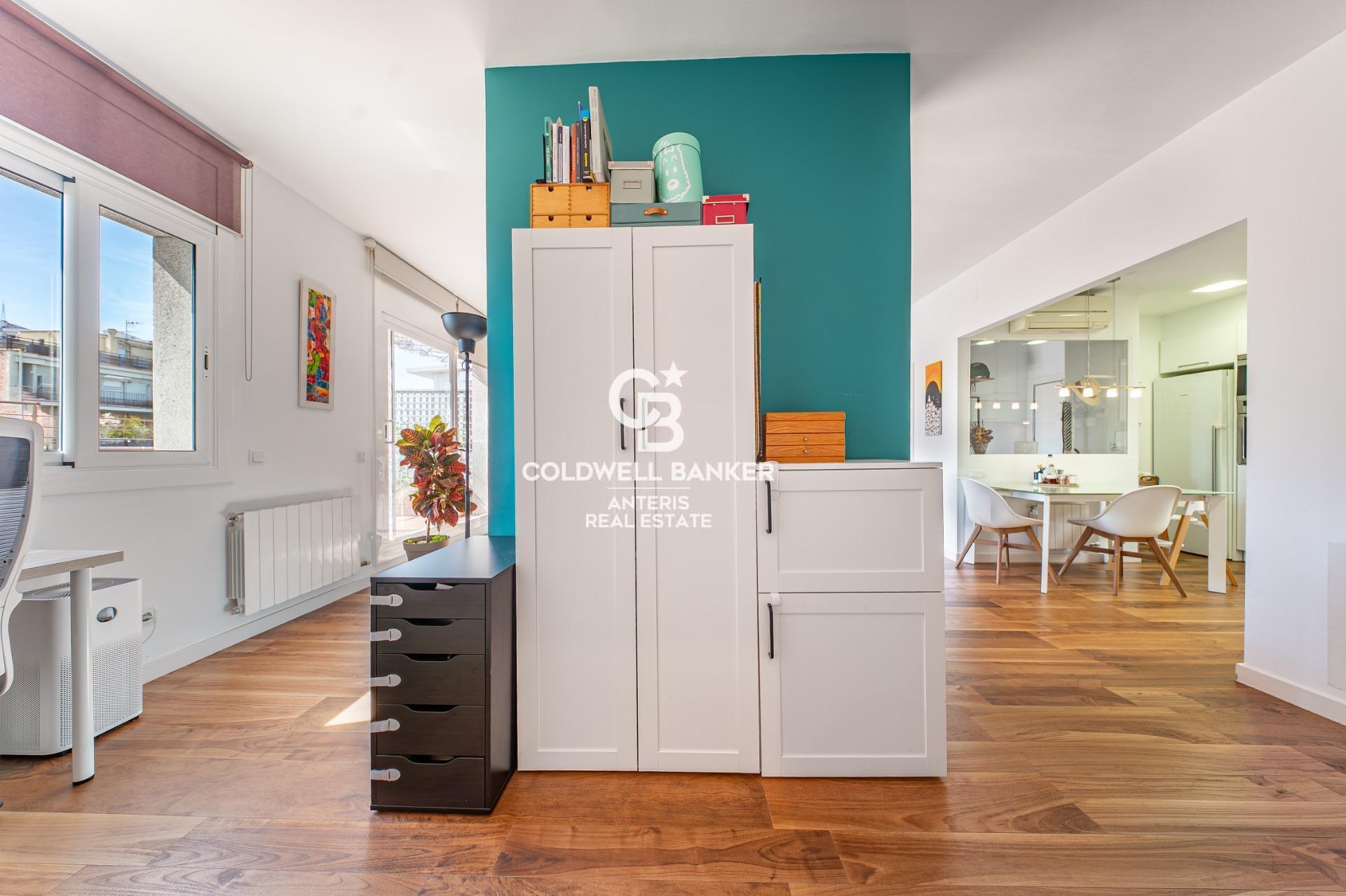 Jasny penthouse z tarasem przy ulicy Francesc Macià