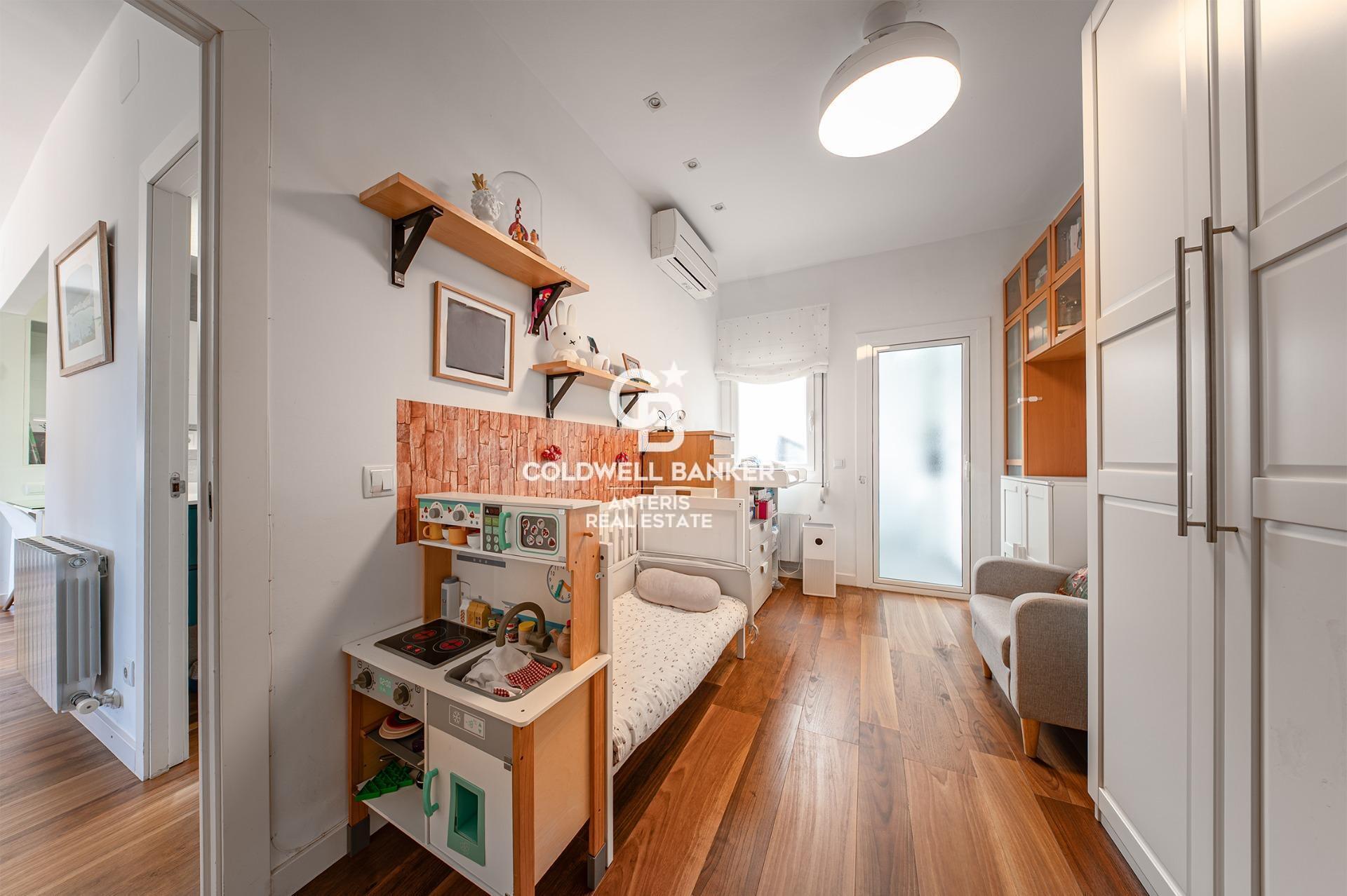 Jasny penthouse z tarasem przy ulicy Francesc Macià