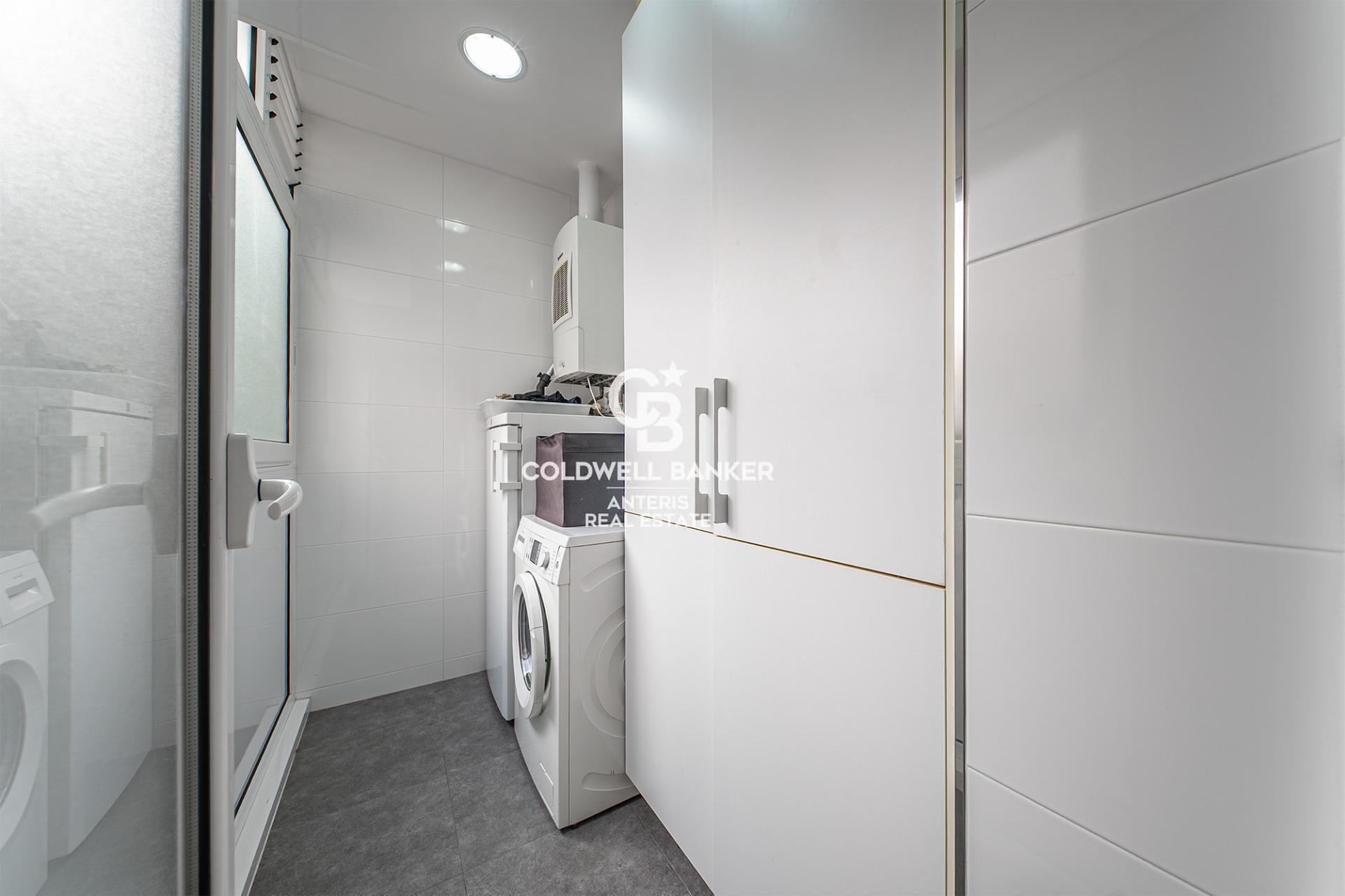 Jasny penthouse z tarasem przy ulicy Francesc Macià