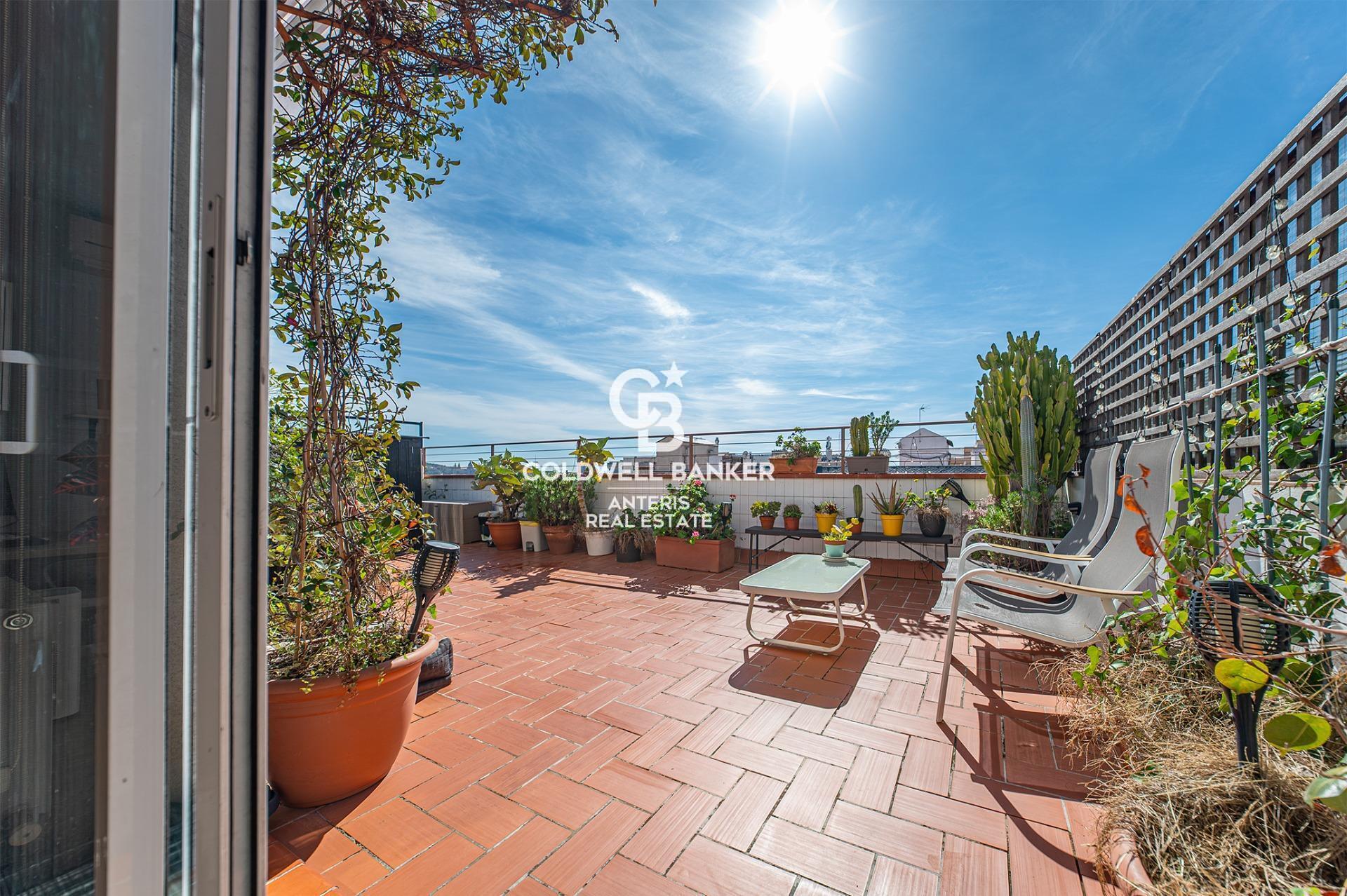 Jasny penthouse z tarasem przy ulicy Francesc Macià