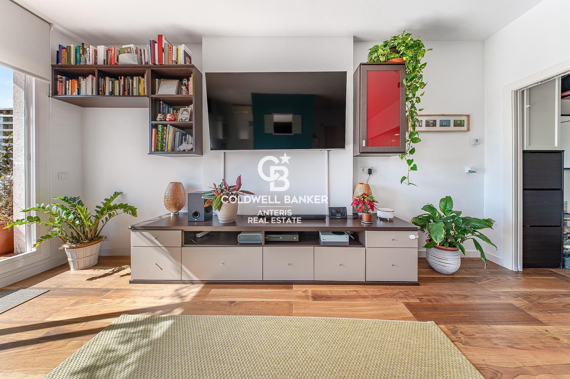 Jasny penthouse z tarasem przy ulicy Francesc Macià