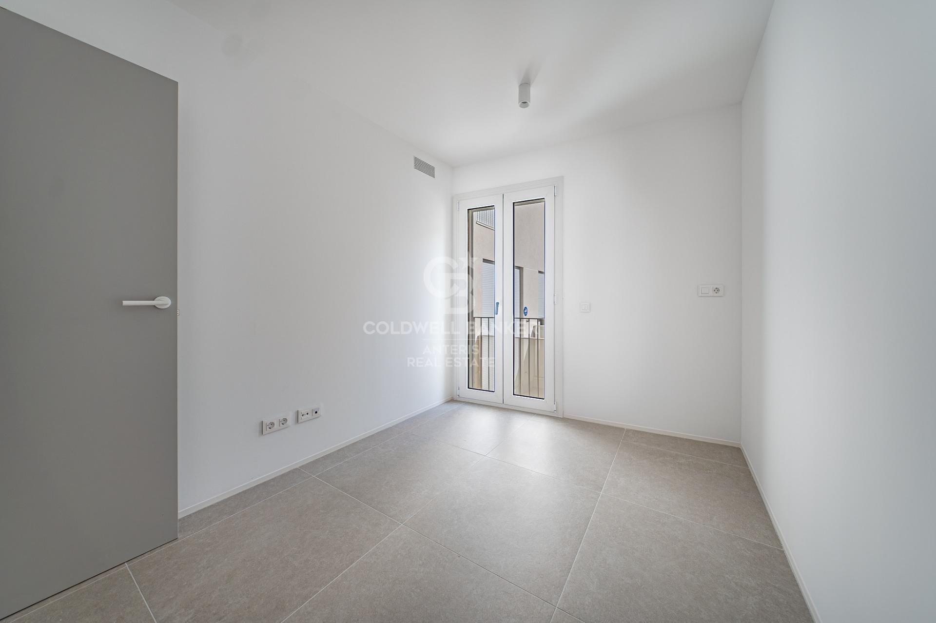 Duplex z prywatnym patio i basenem na dachu – okolice Camp Nou