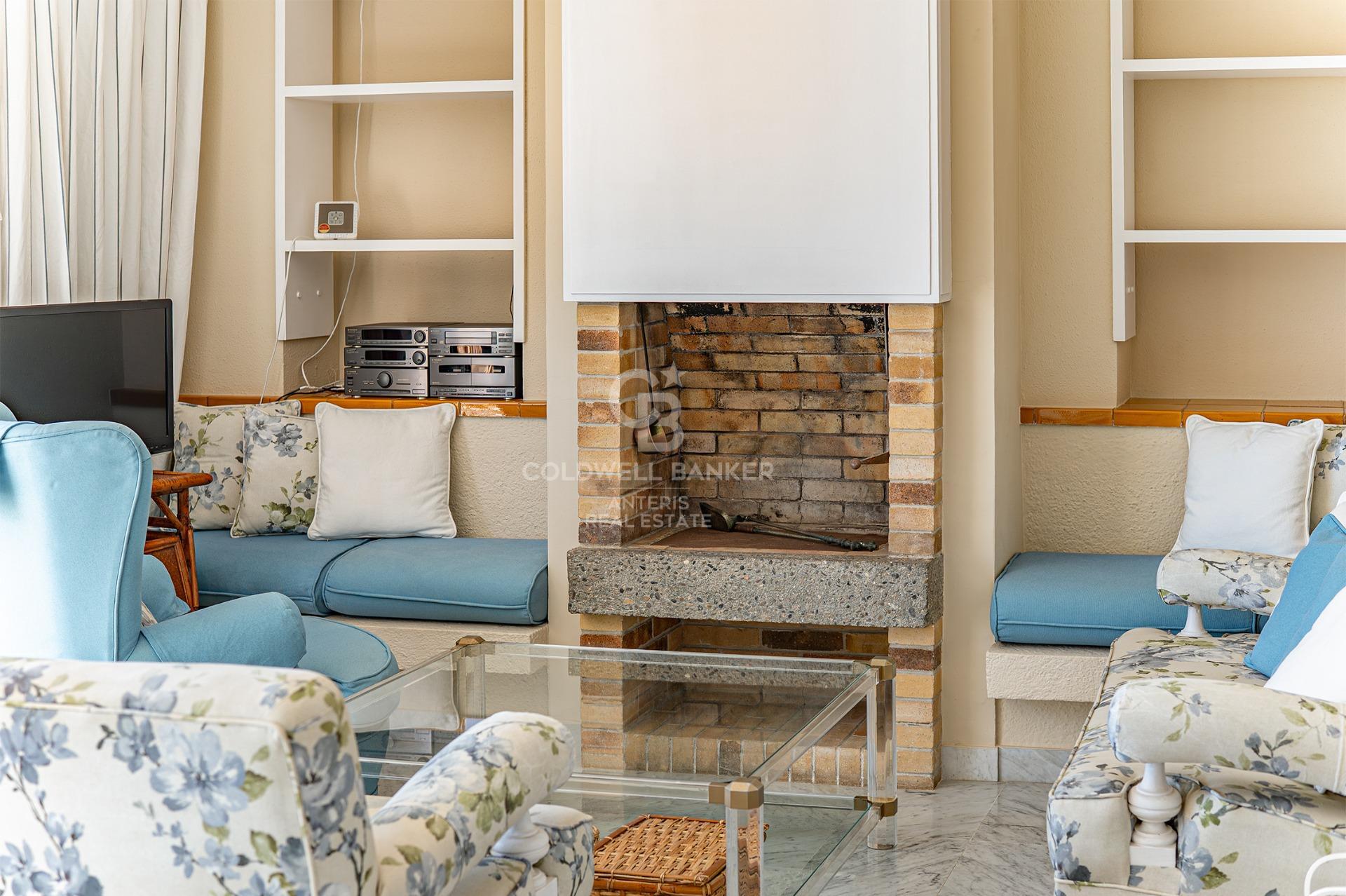 Piso en primera línea de mar con terraza y vistas abiertas en Lloret de Mar, con posibilidad de adquirir una plaza de aparcamiento