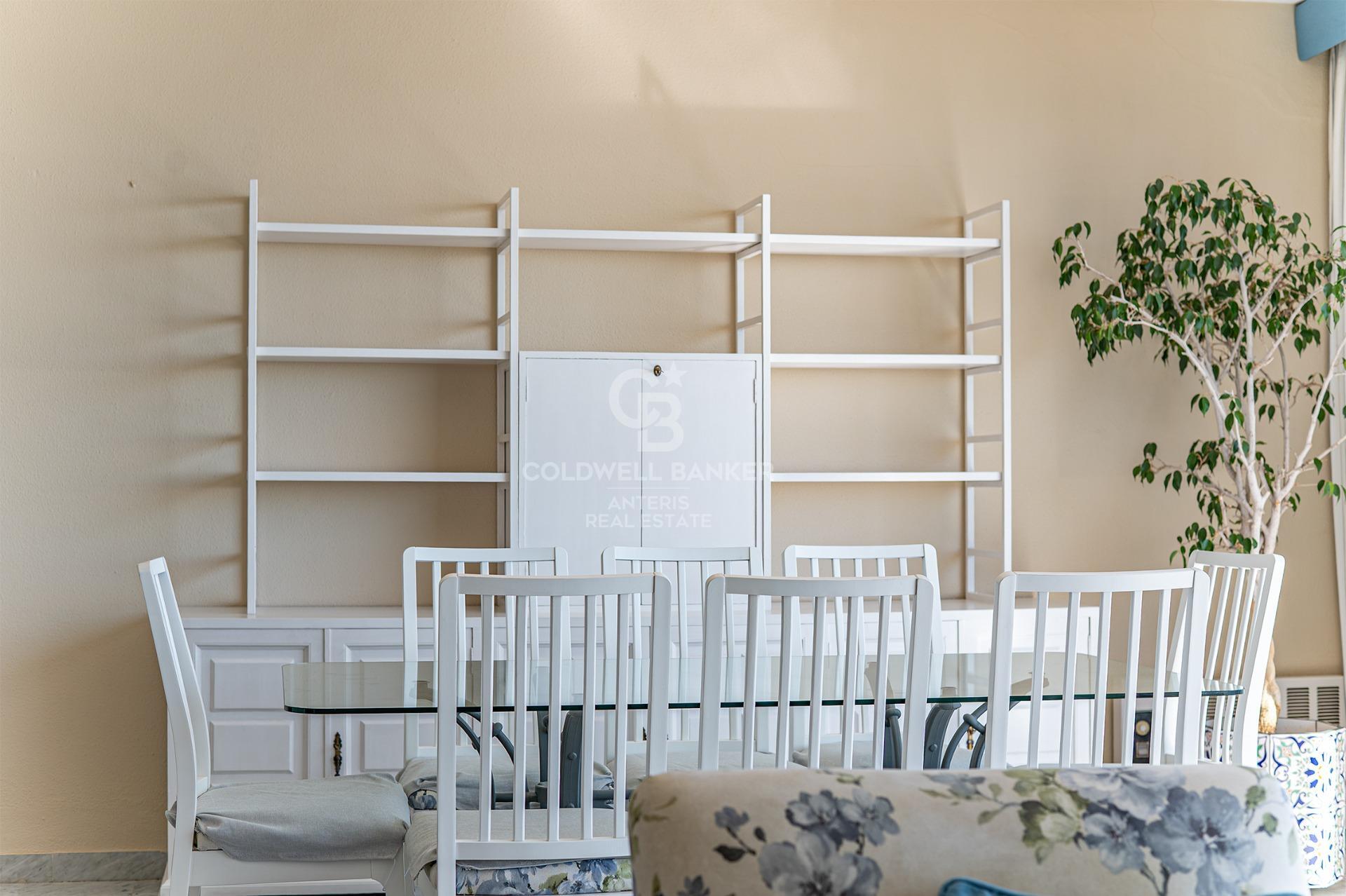 Piso en primera línea de mar con terraza y vistas abiertas en Lloret de Mar, con posibilidad de adquirir una plaza de aparcamiento