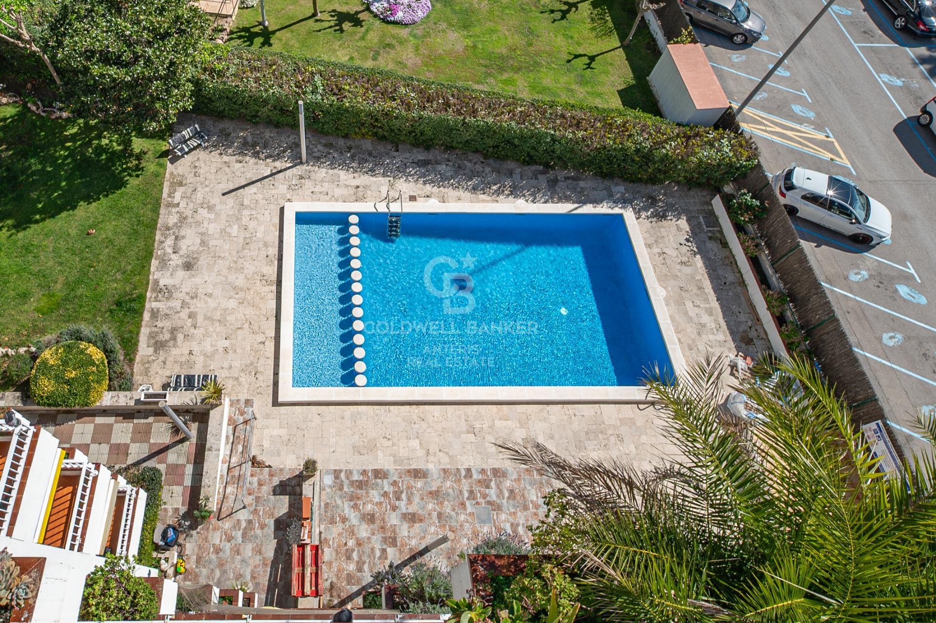 High-floor apartment for sale on the seafront in Fenals Beach, Lloret de Mar