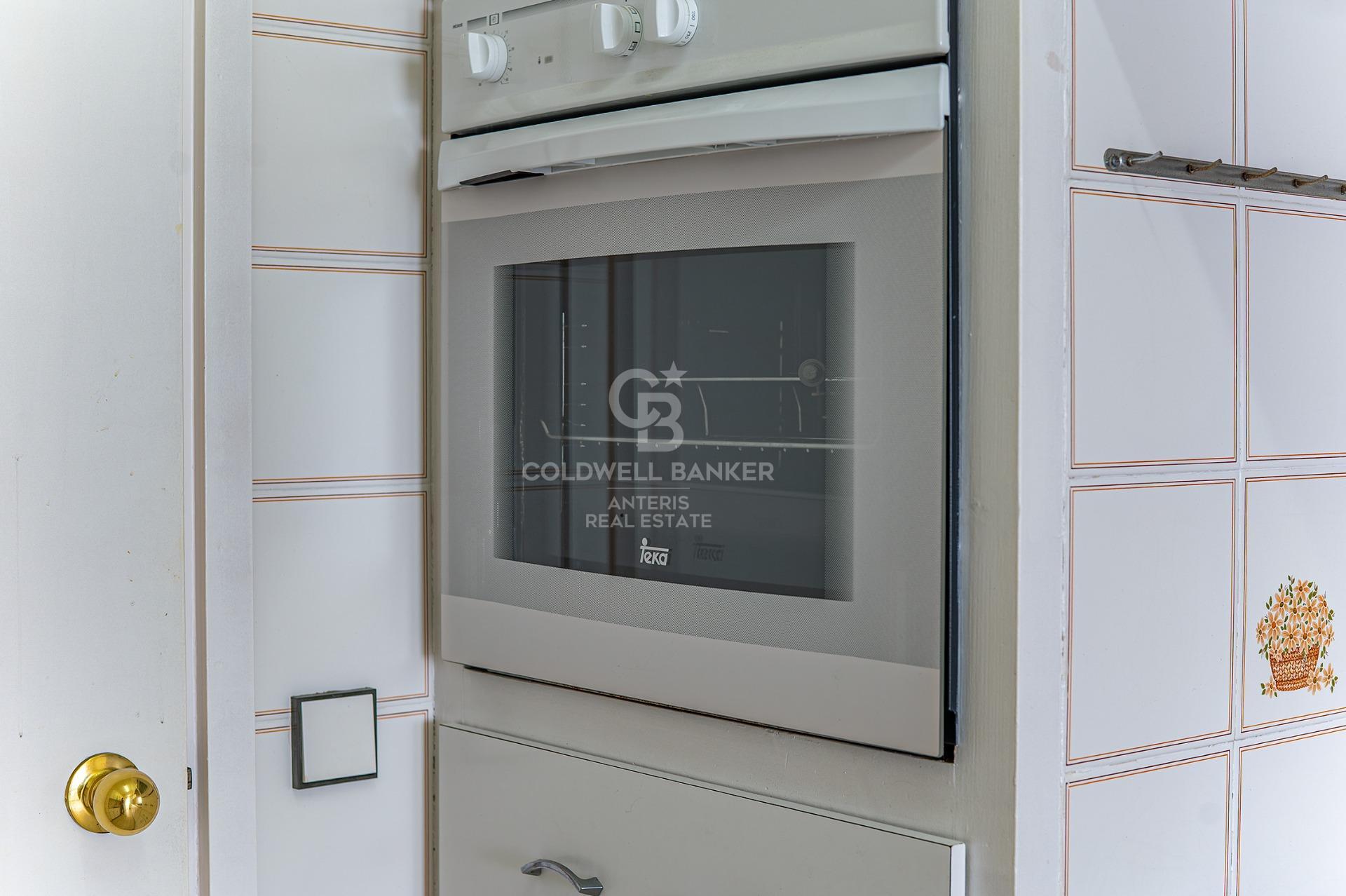 Piso en primera línea de mar con terraza y vistas abiertas en Lloret de Mar, con posibilidad de adquirir una plaza de aparcamiento