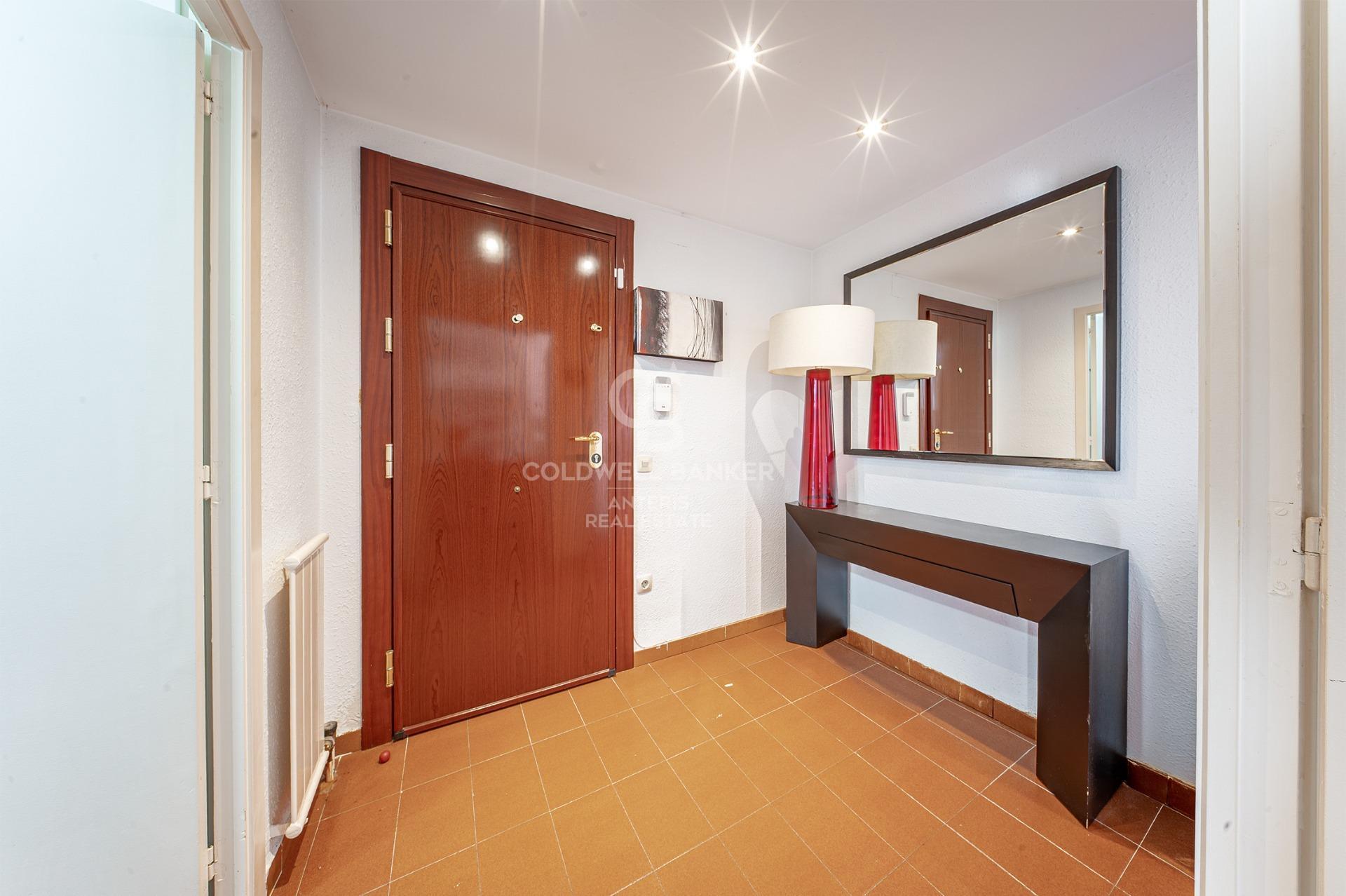 High-floor apartment for sale on the seafront in Fenals Beach, Lloret de Mar