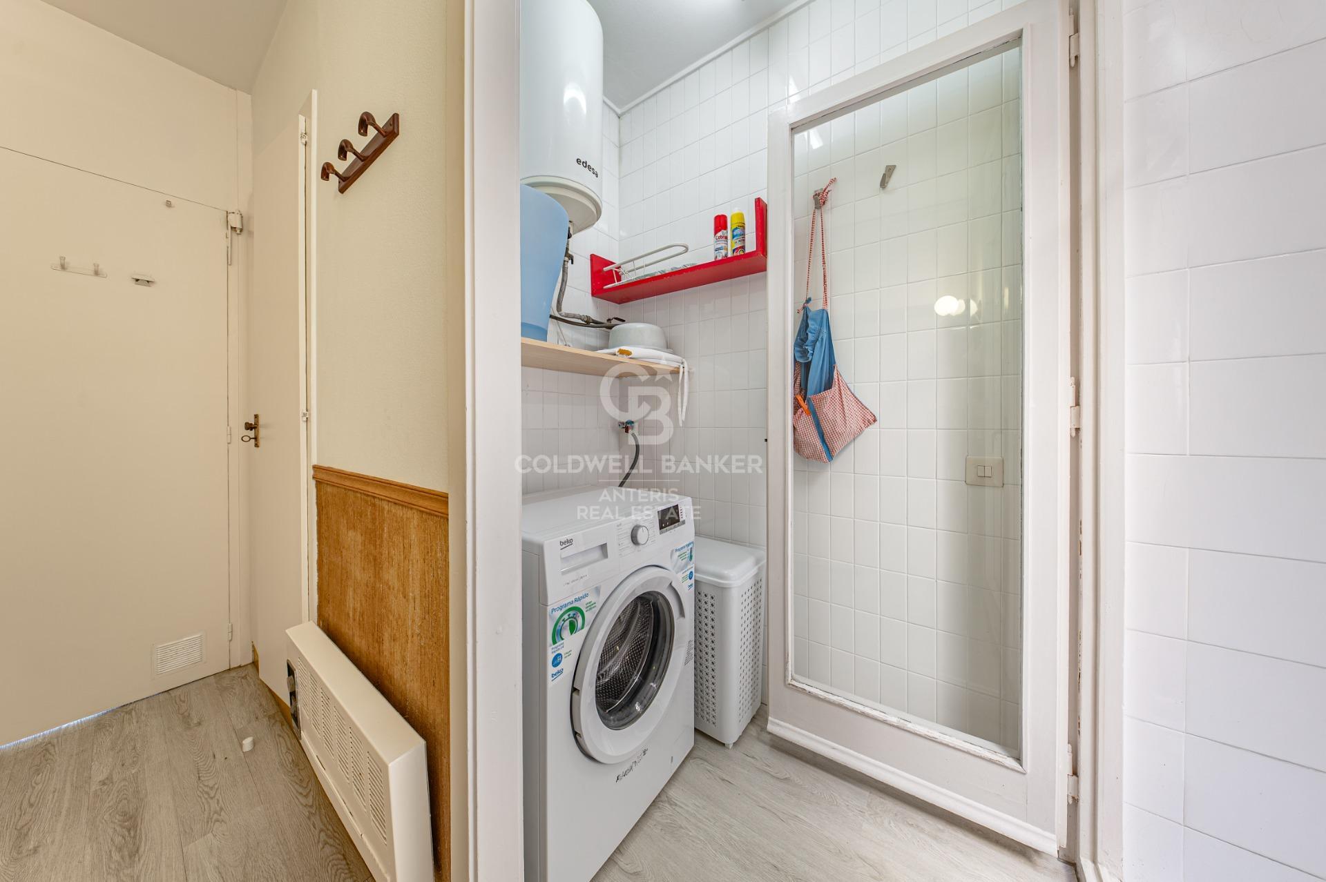 Piso en primera línea de mar con terraza y vistas abiertas en Lloret de Mar, con posibilidad de adquirir una plaza de aparcamiento