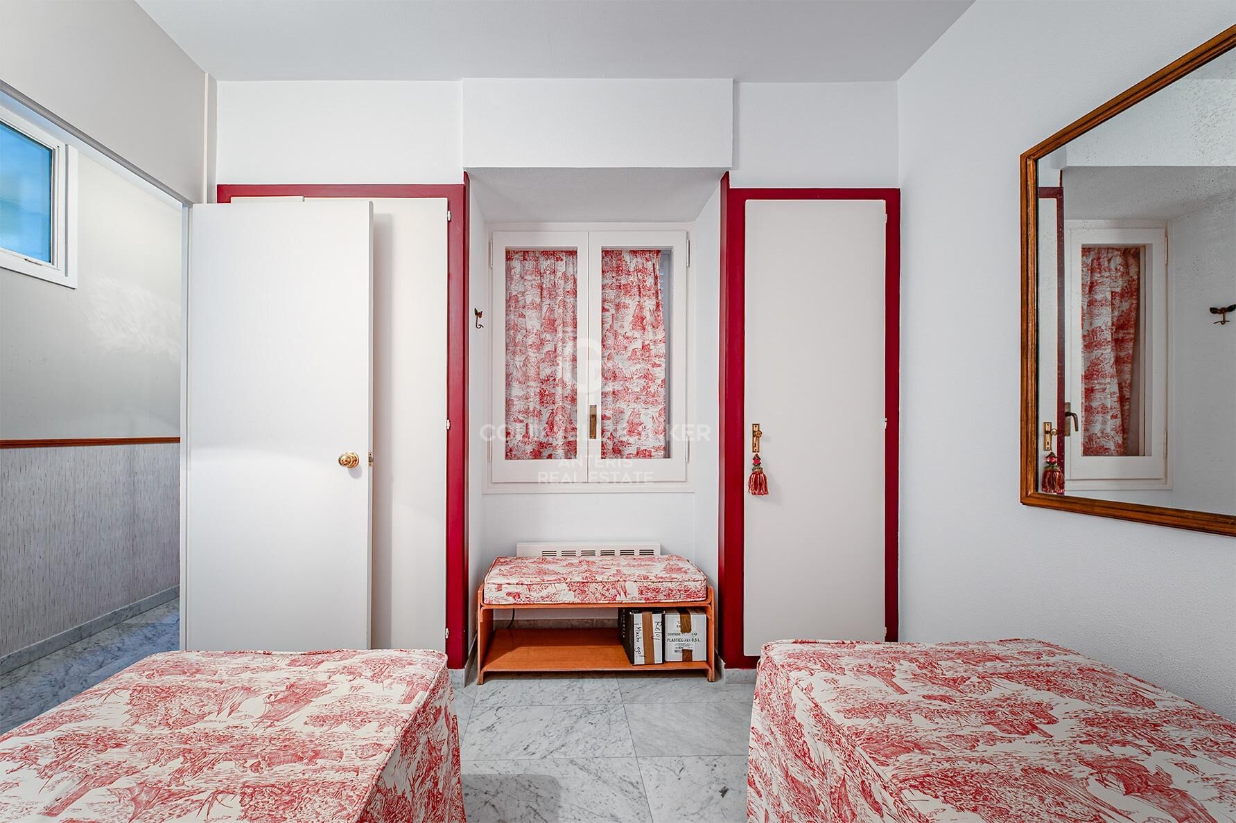 Piso en primera línea de mar con terraza y vistas abiertas en Lloret de Mar, con posibilidad de adquirir una plaza de aparcamiento