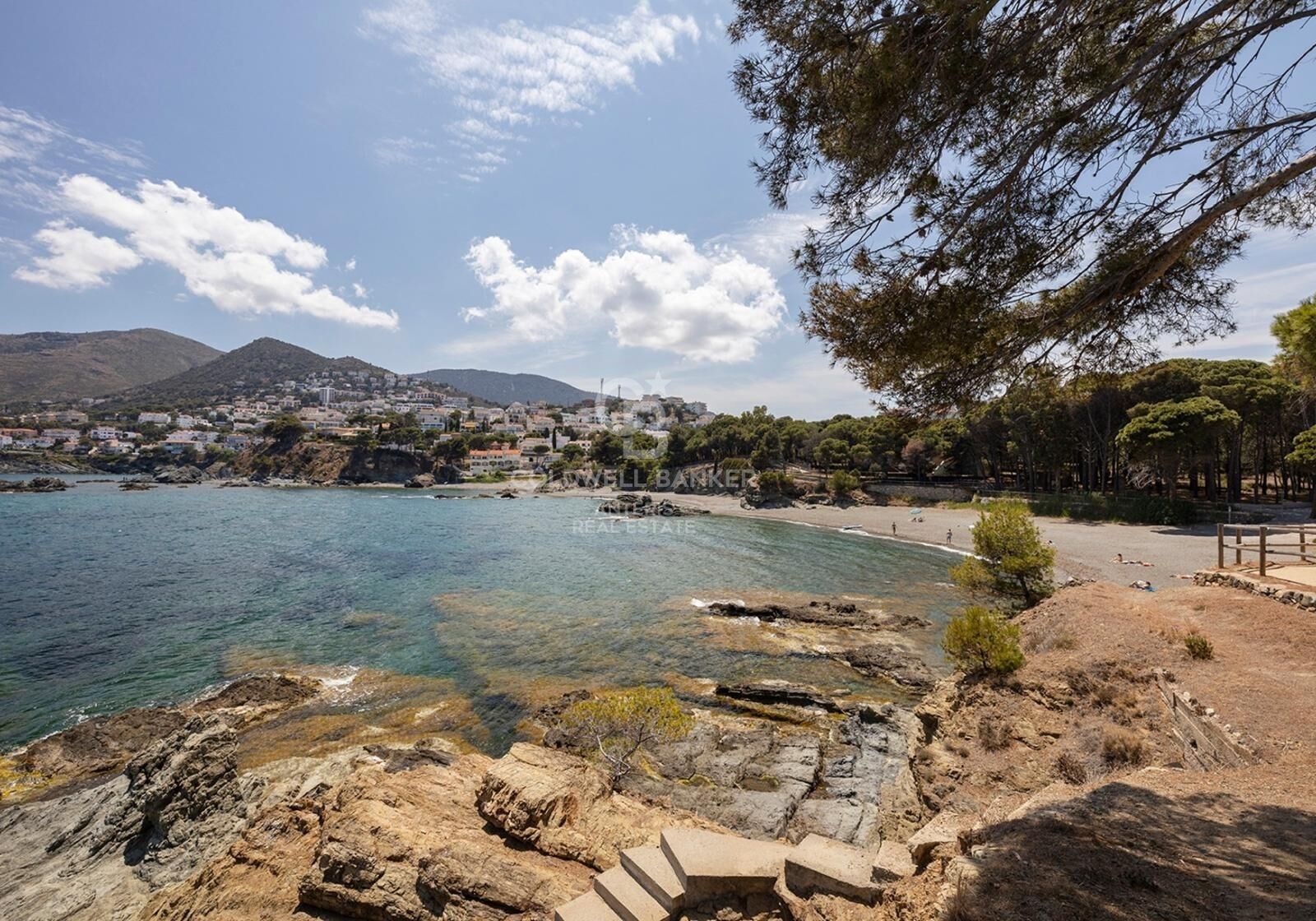 Exclusive plot for sale with strong residential development potential less than 100 meters from the beach