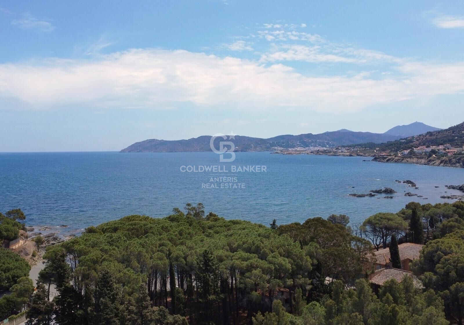 Exclusive plot for sale with strong residential development potential less than 100 meters from the beach