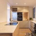 W pełni wyremontowany apartament na najwyższym piętrze w Quadrat d’or