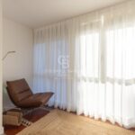 W pełni wyremontowany apartament na najwyższym piętrze w Quadrat d’or