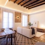 W pełni wyremontowany apartament na najwyższym piętrze w Quadrat d’or