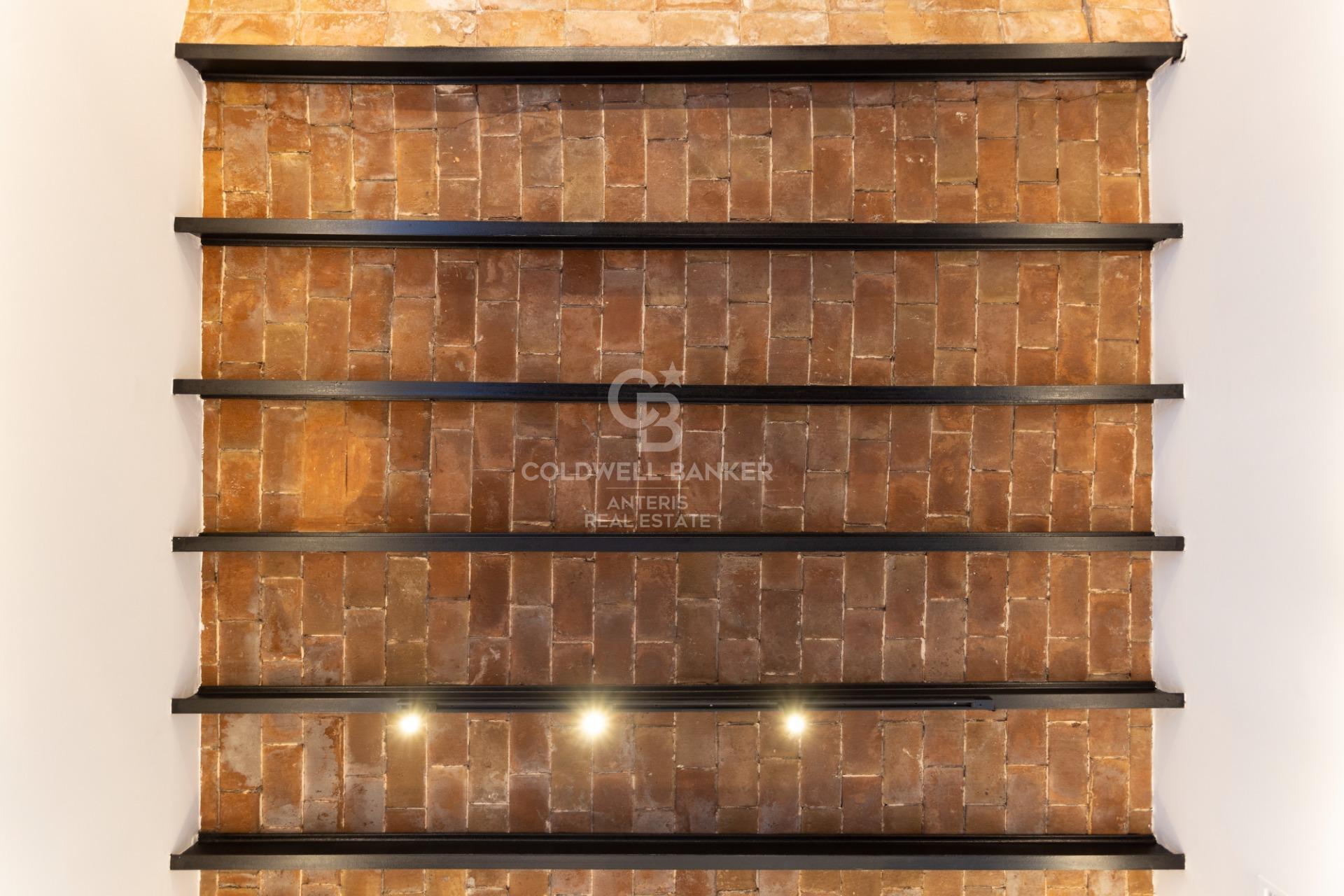 Fully renovated top floor apartment in Quadrat d’or